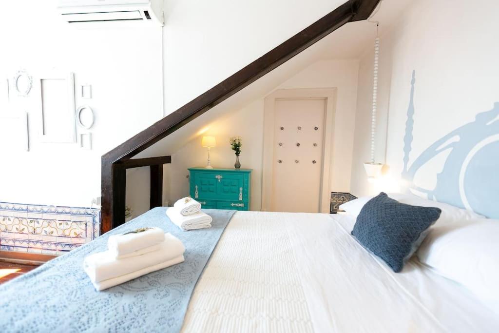 Best location Spacious charming 2 rooms Great Views
