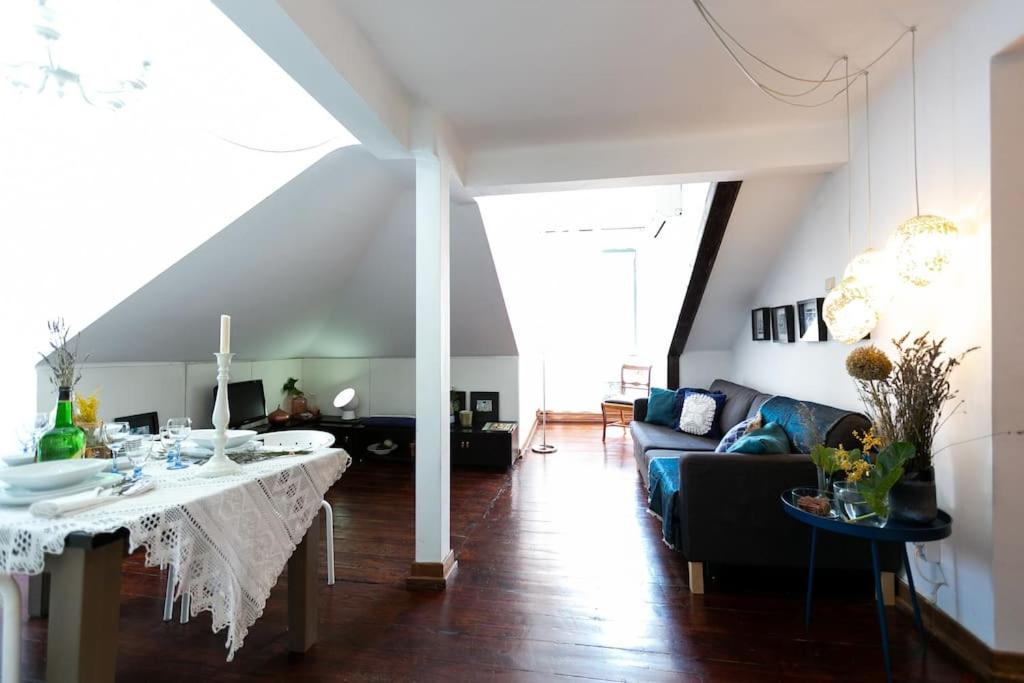 Best location Spacious charming 2 rooms Great Views