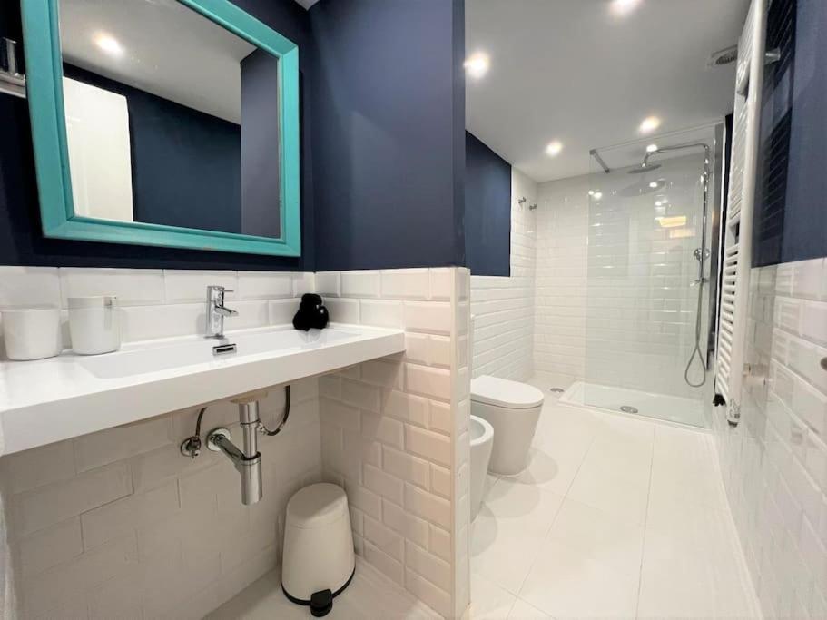 Best location Spacious charming 2 rooms Great Views