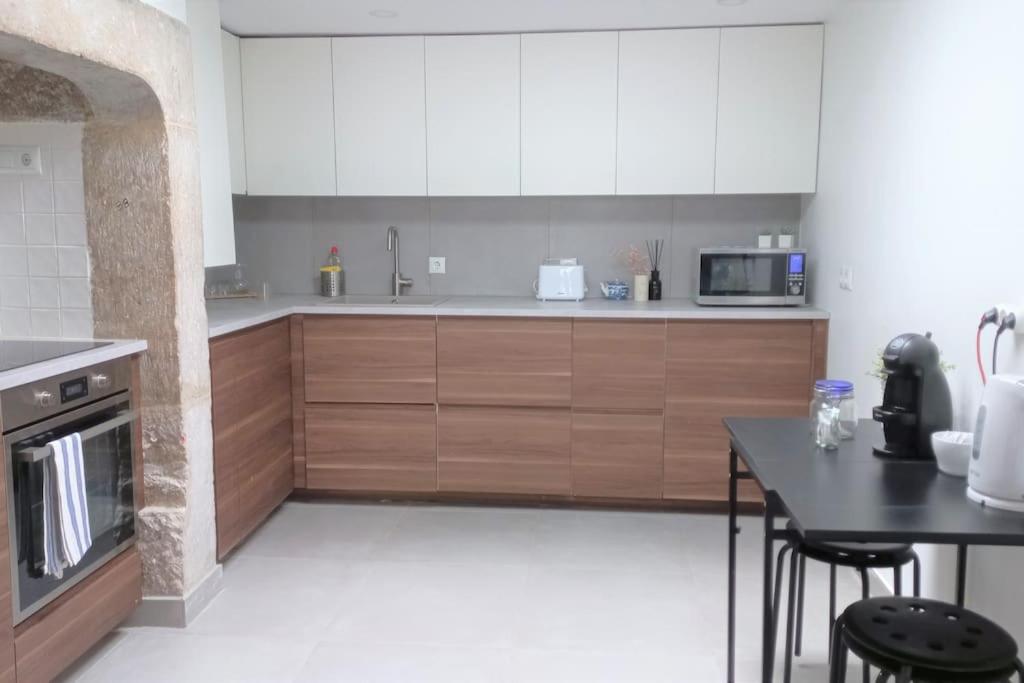 Best location Spacious charming 2 rooms Great Views