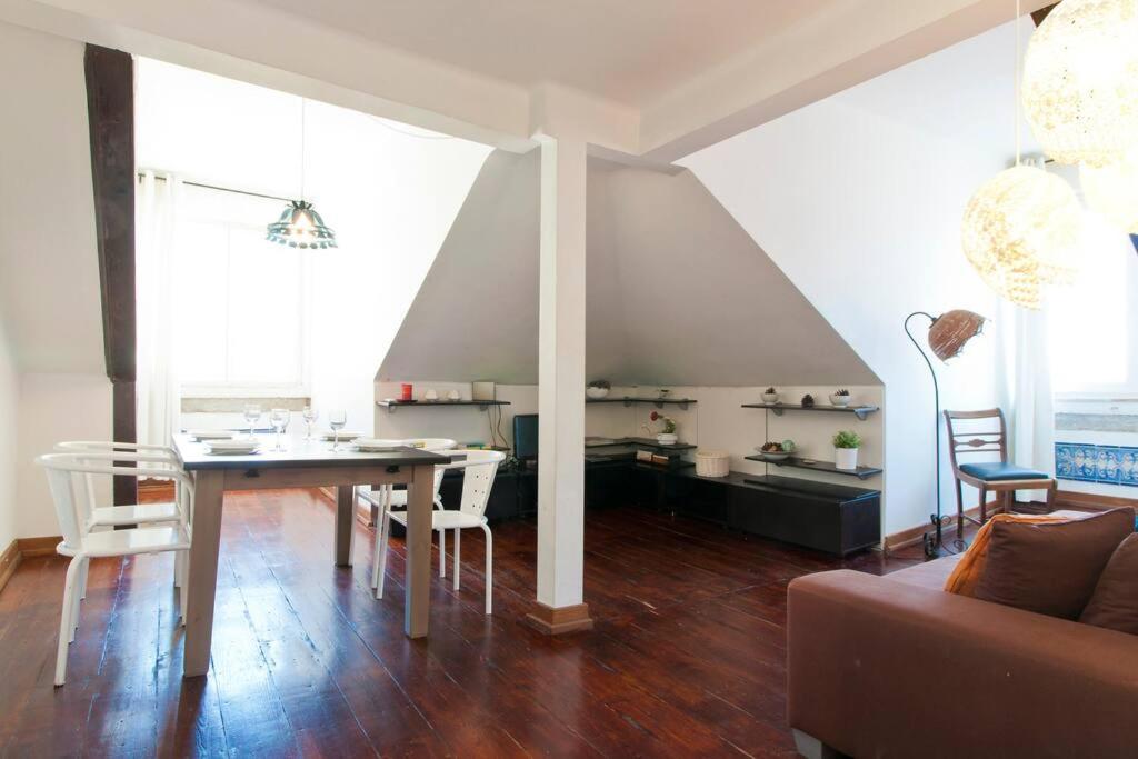 Best location Spacious charming 2 rooms Great Views