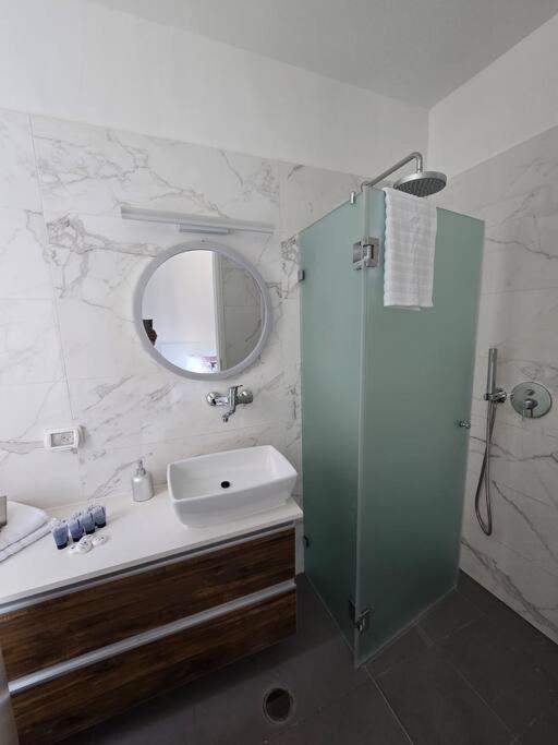 Biankini Royal suites-AlefImmoed view 4