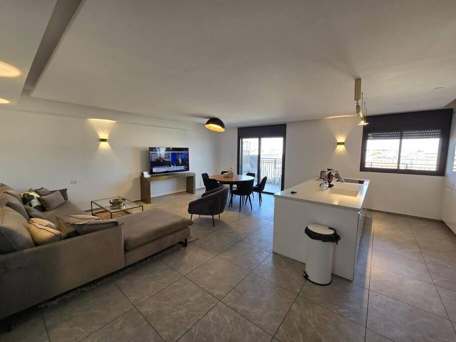 Biankini Royal suites-AlefImmoed view 3
