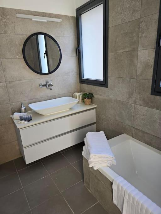 Biankini Royal suites-AlefImmoed view 2