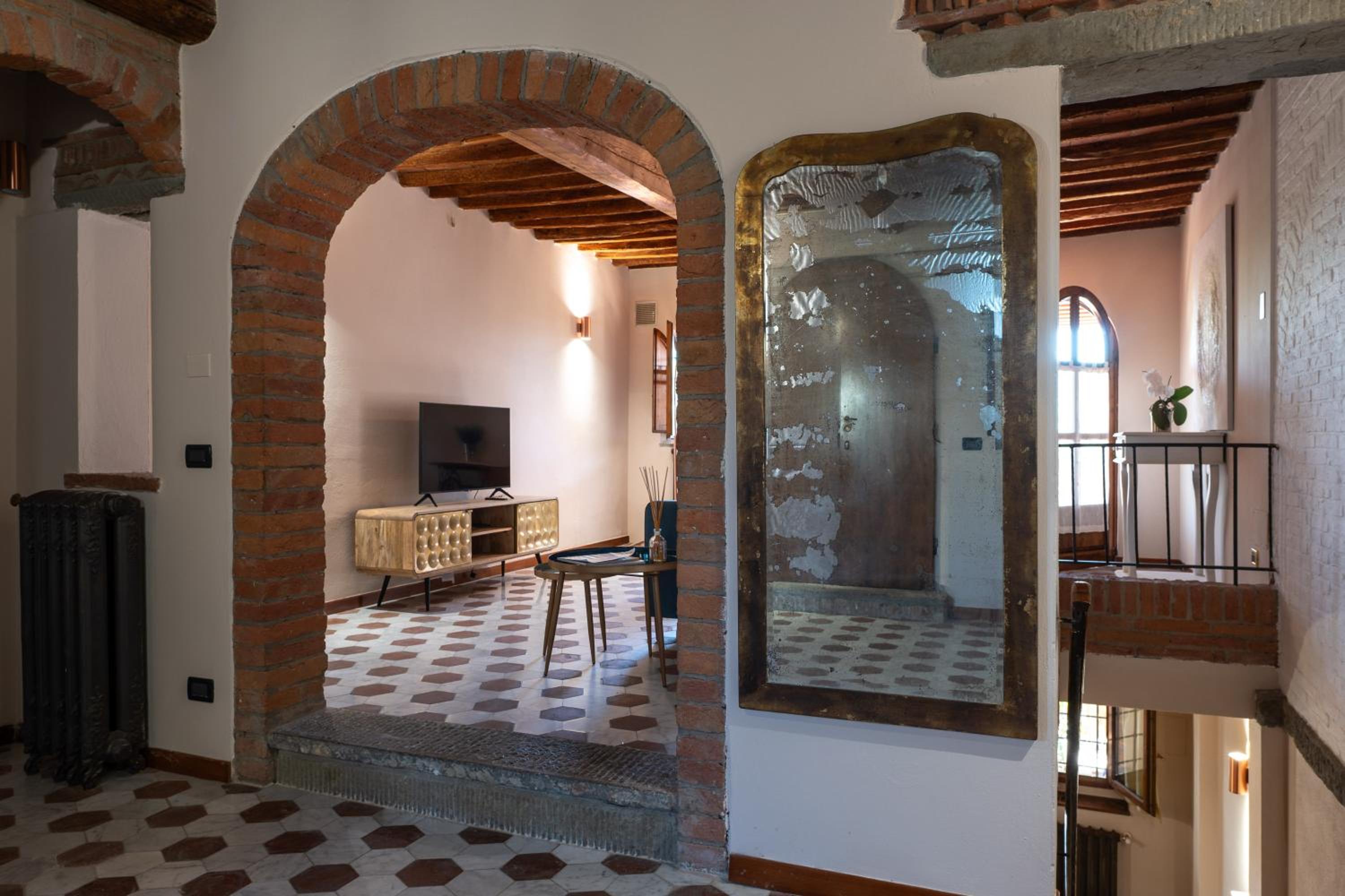 Balconevisi Elegant Home view 3