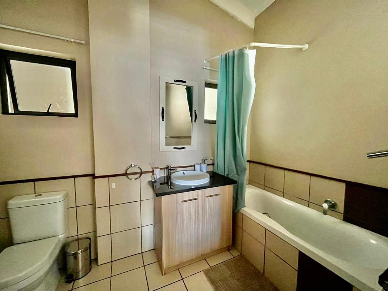 Stunning studio in Dainfern view 2