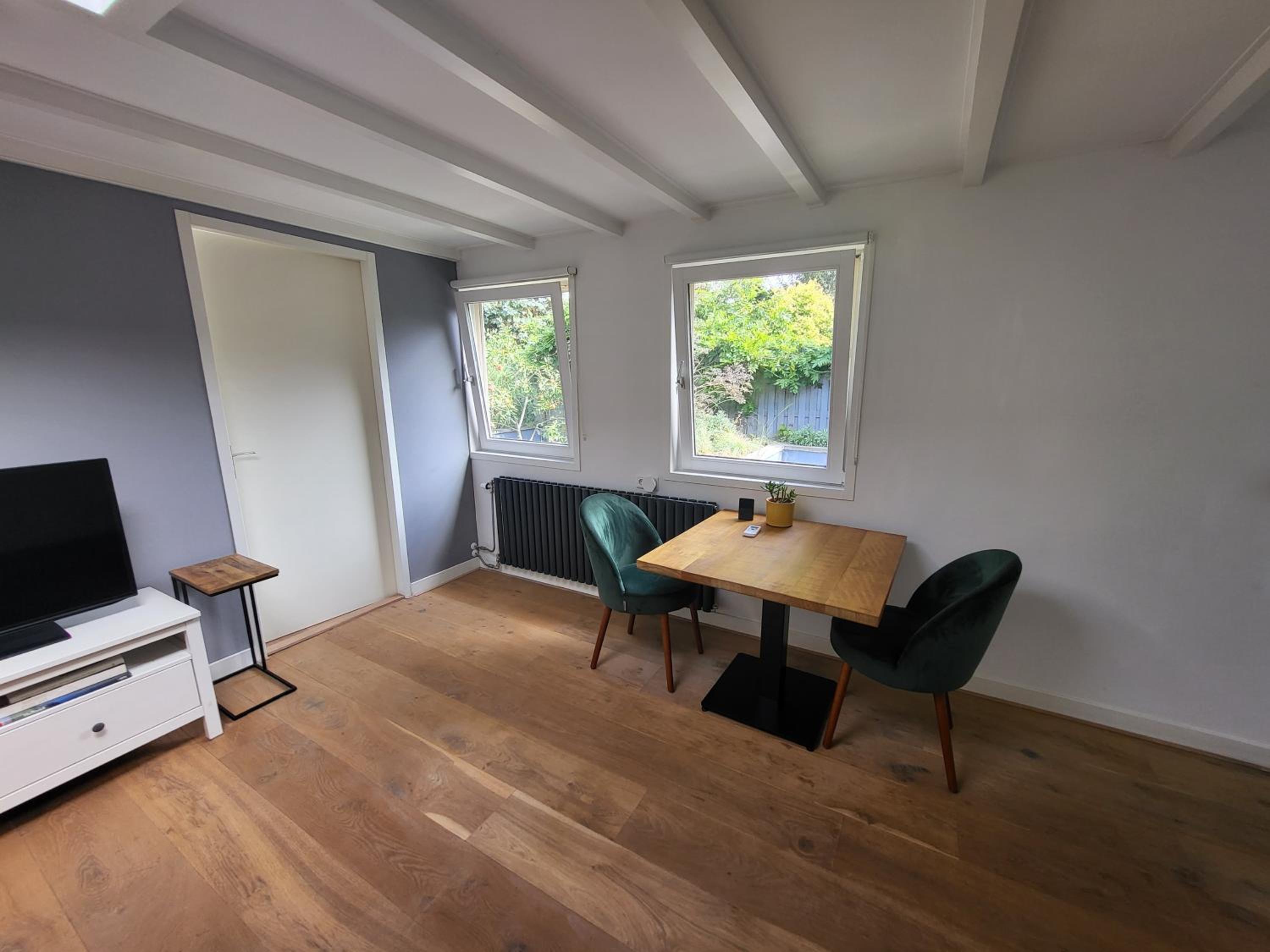 Spacious private guest house view 3
