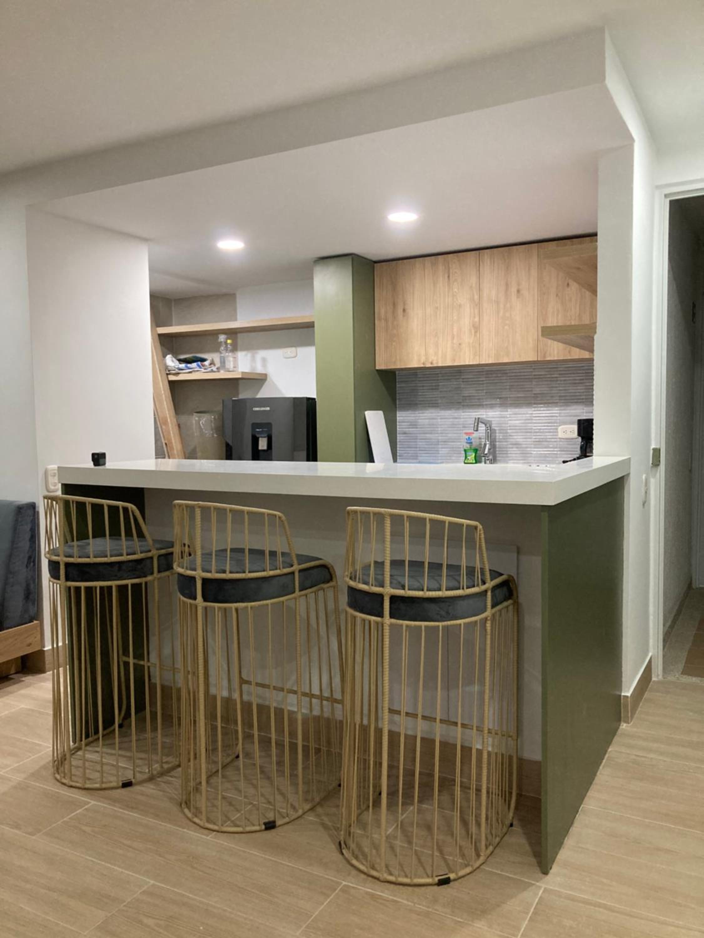 Apartamento 3 hab con parqueadero - Primer piso con piscina, ideal estancias largas y clínicas