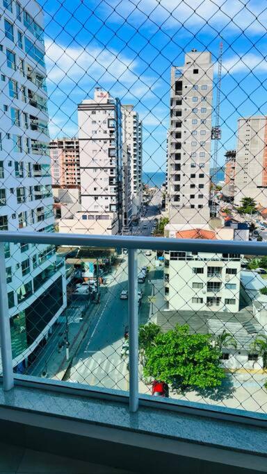 Lindo apto no Pereque de 3 suítes