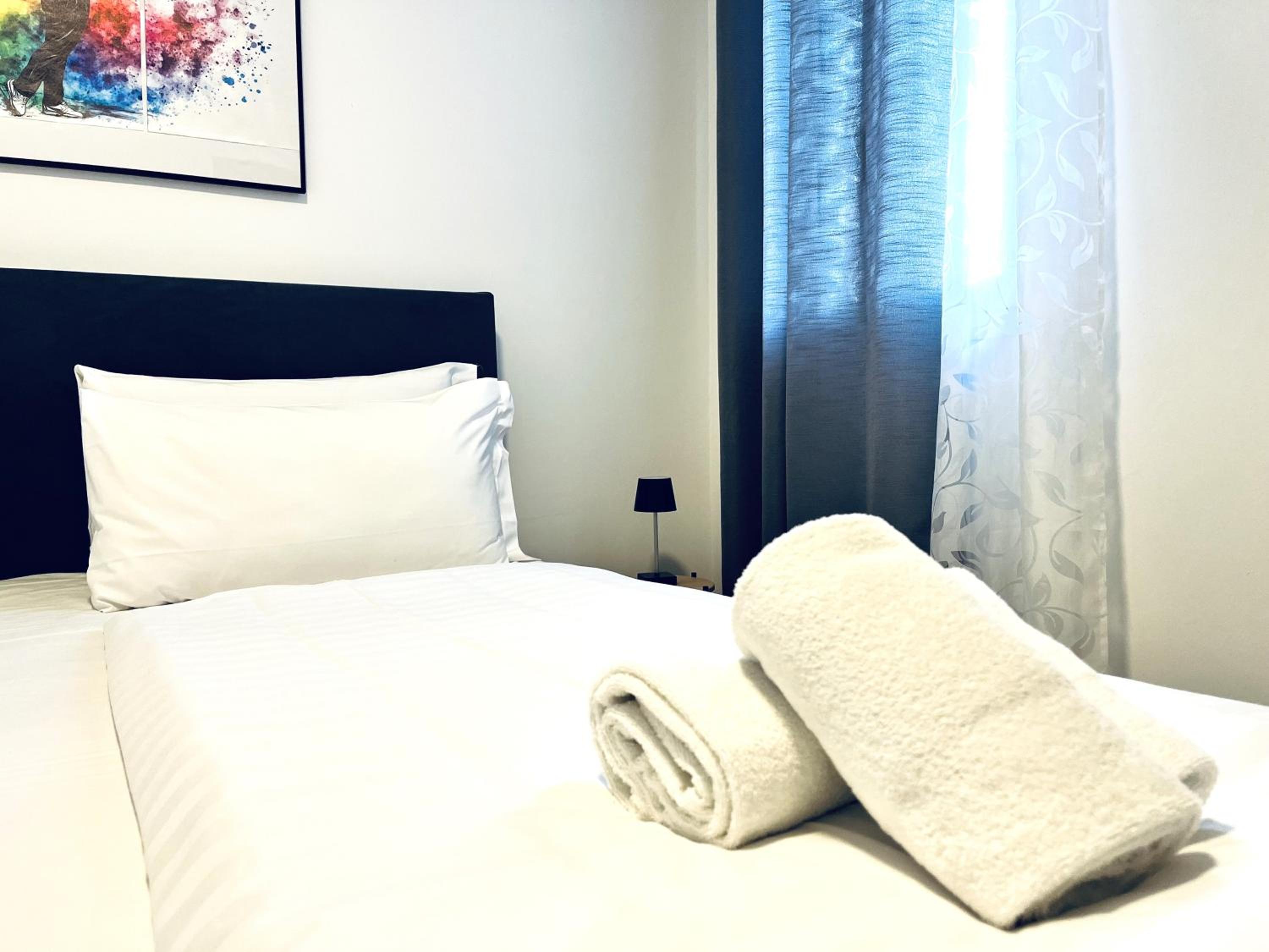 GuestHouse Magliaso Golf Station by LR - self check in