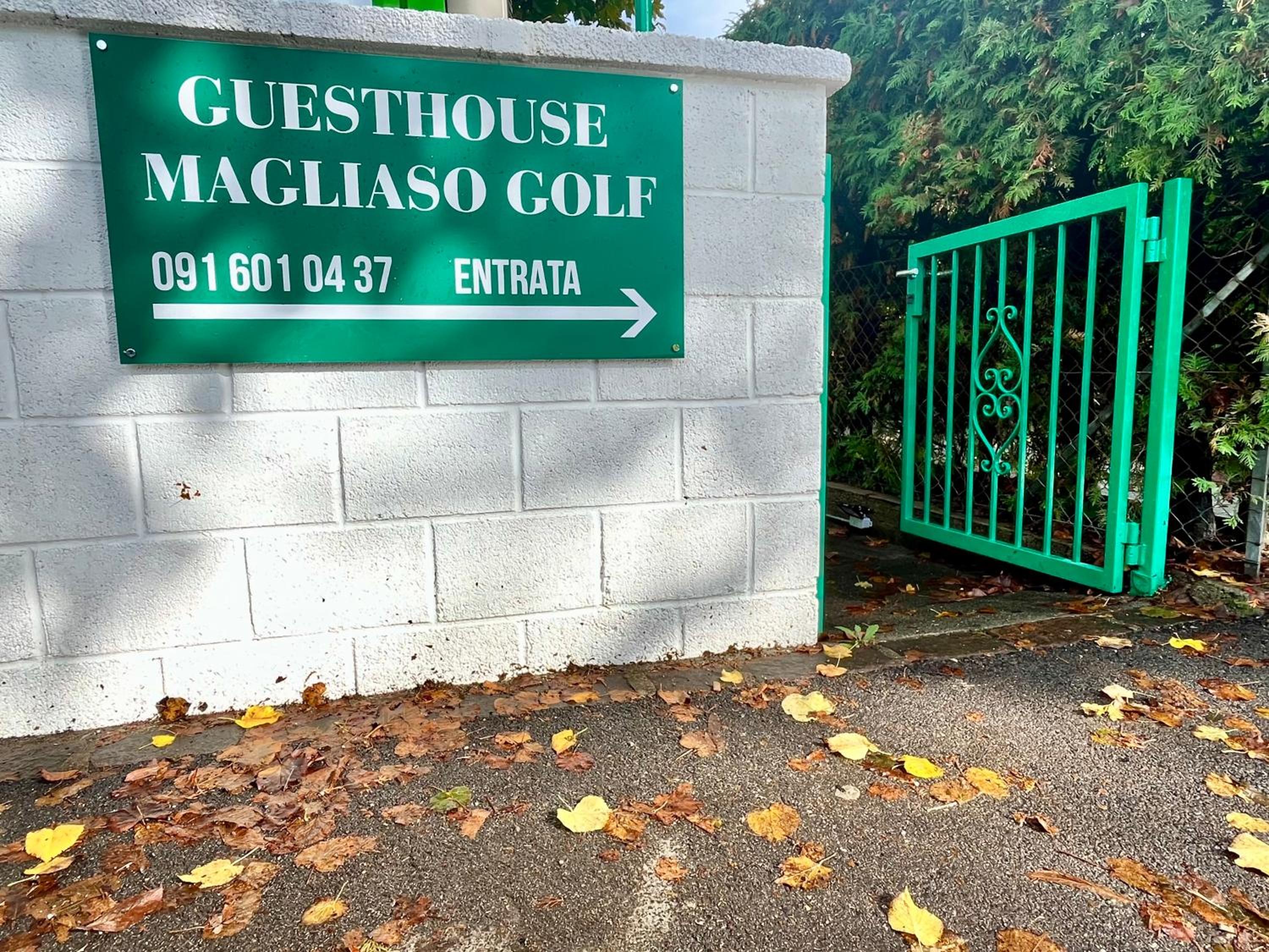 GuestHouse Magliaso Golf Station by LR - self check in
