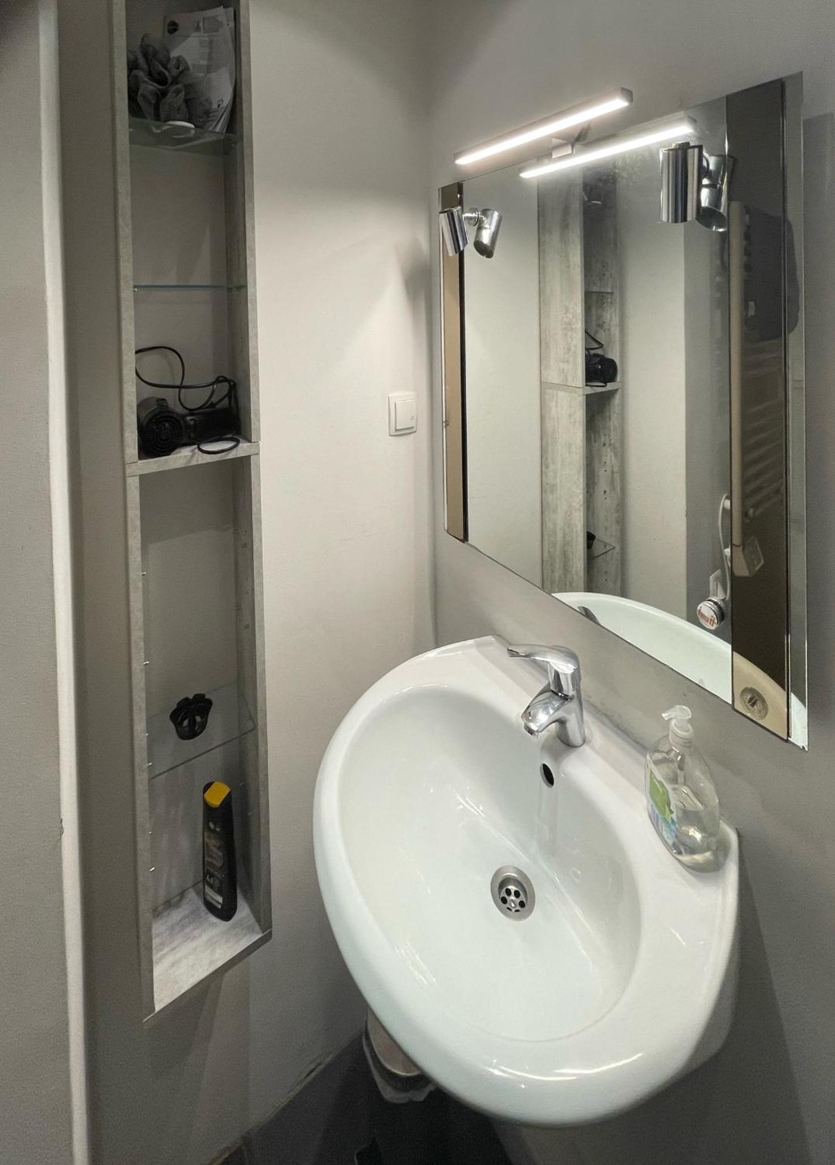 Luminous apartment in Kehl near Strasbourg, conveniently located next to a tram stop with direct access to Strasbourg city centre
