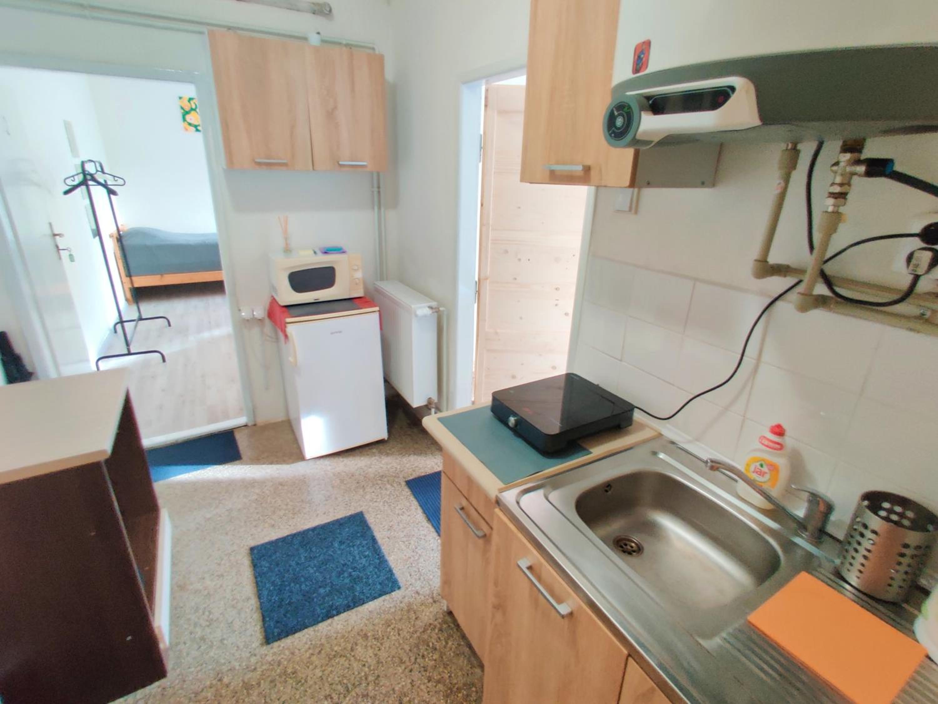 Apartment in house with private parking and garden