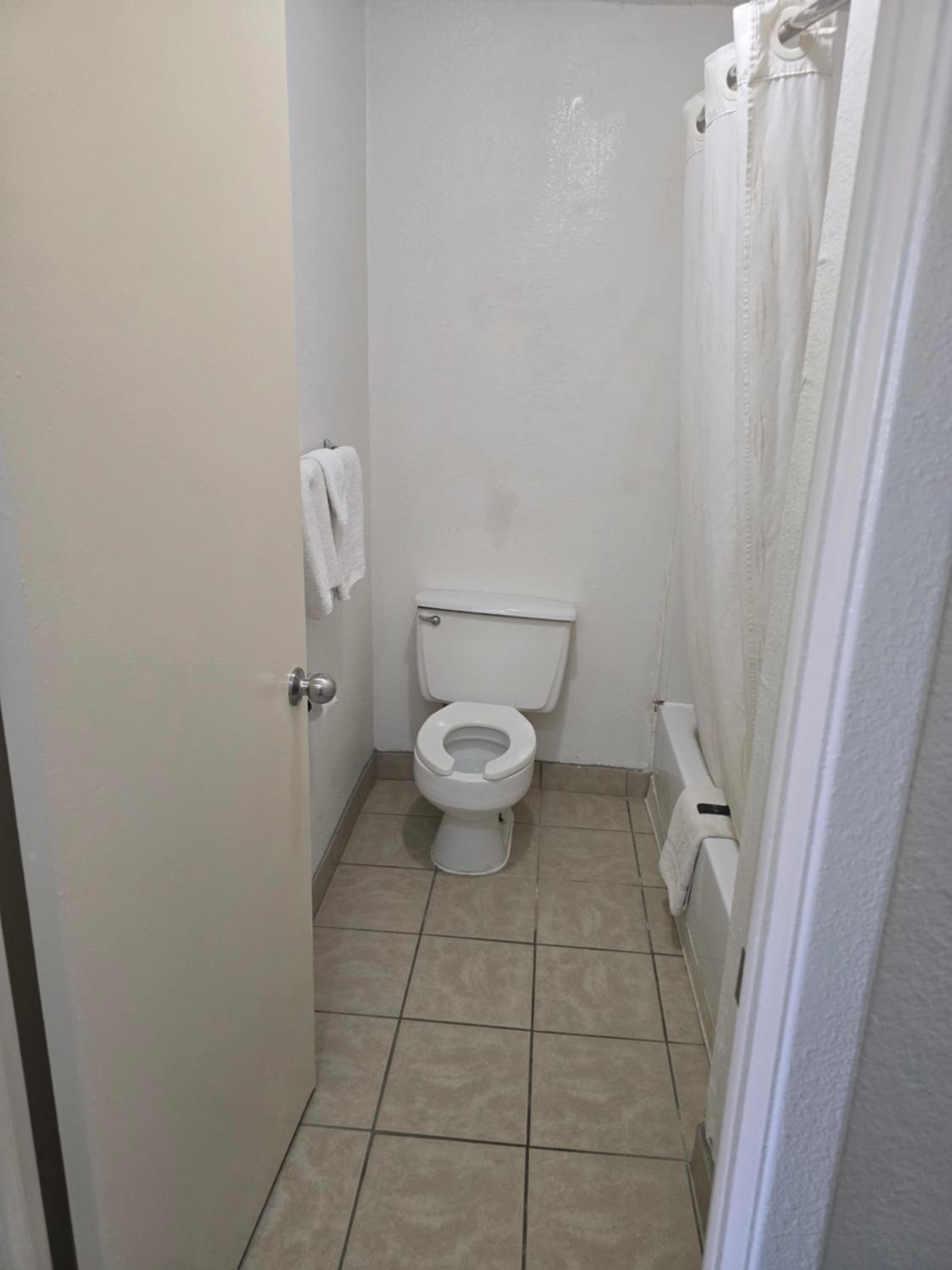 Carpet Inn view 5