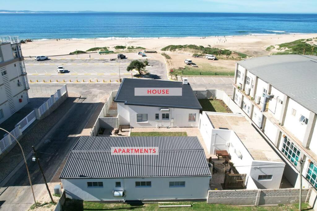 Diaz 48 Central Beachfront Bliss view 2