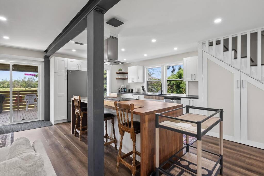North Shore Coastal Retreat