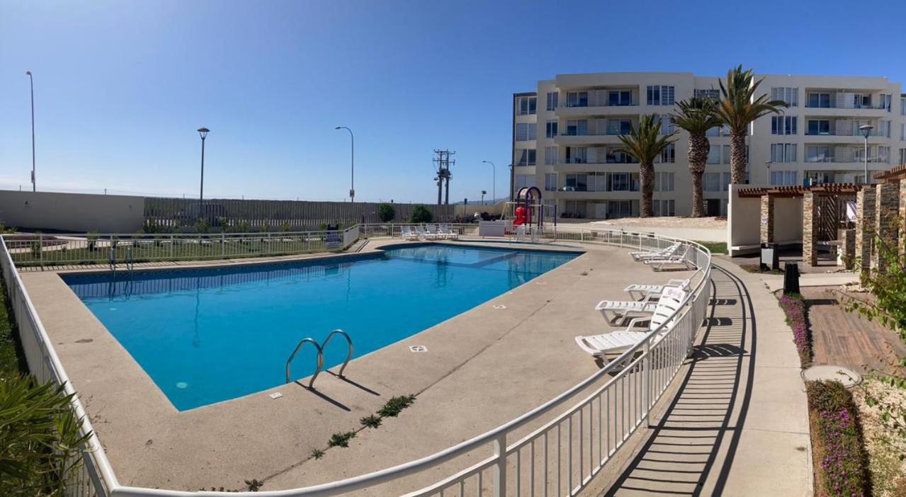 Departamento con estacionamiento en La Serena, vista al mar, acceso directo a la playa, Faro Norte