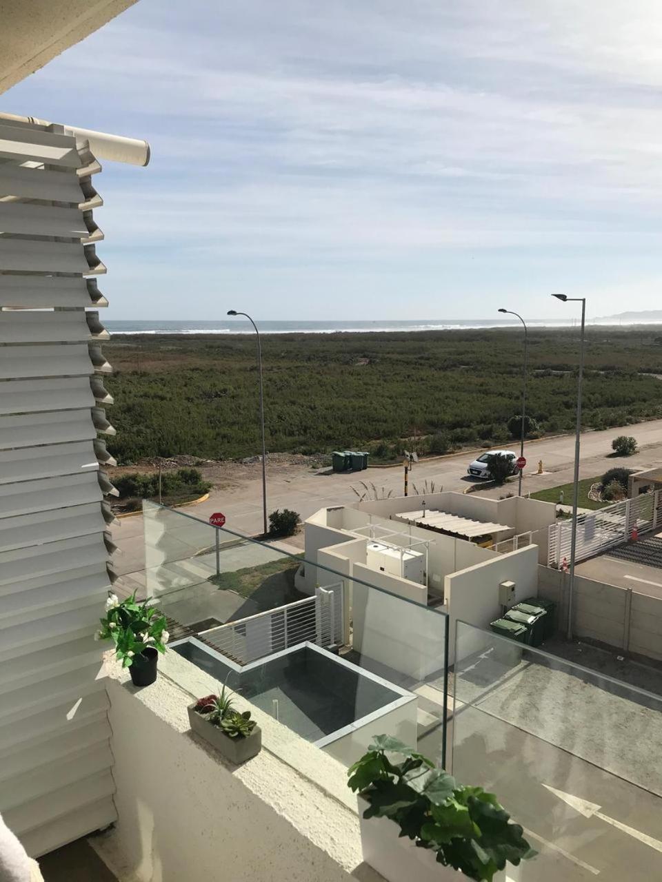 Departamento con estacionamiento en La Serena, vista al mar, acceso directo a la playa, Faro Norte