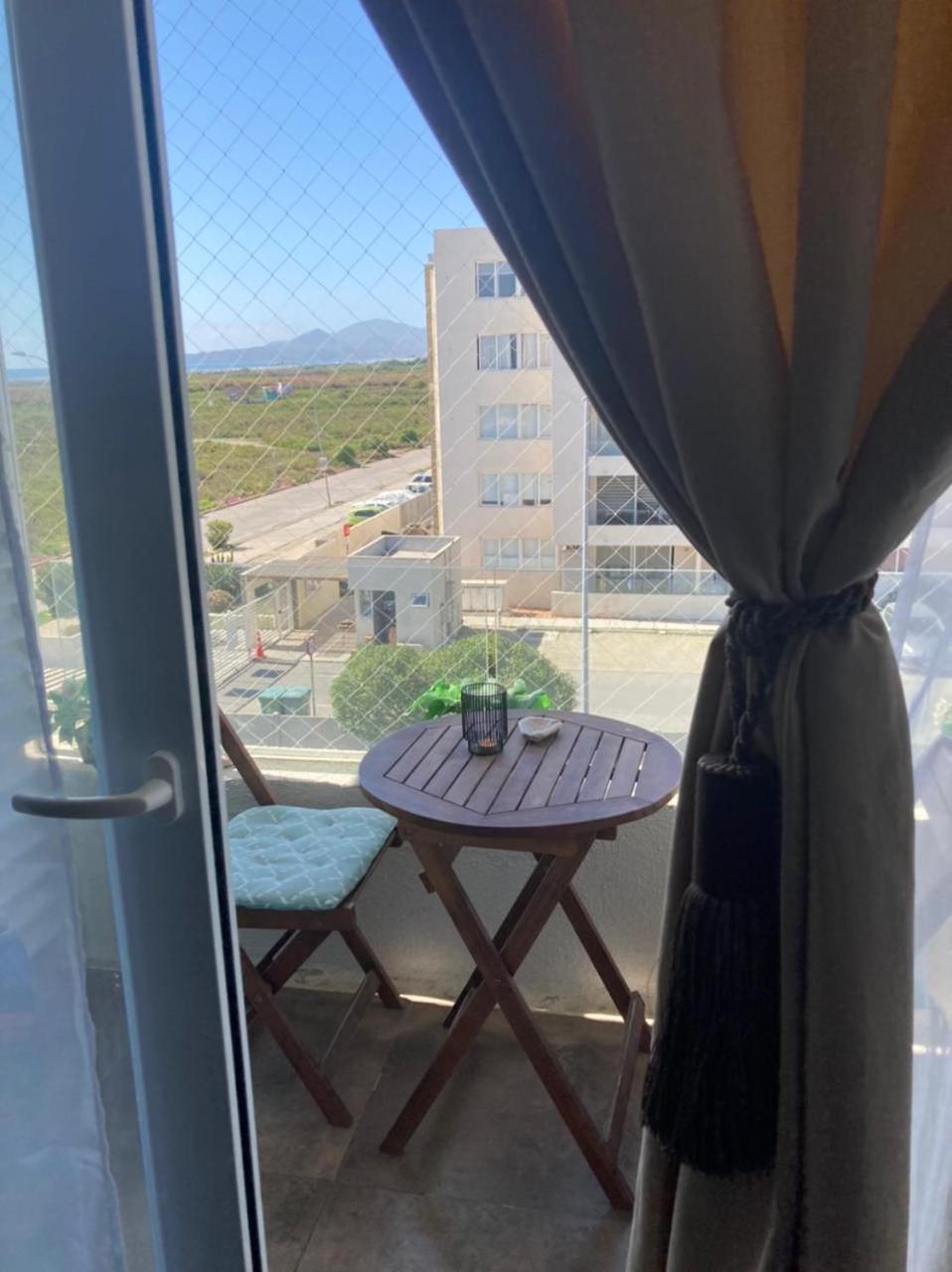 Departamento con estacionamiento en La Serena, vista al mar, acceso directo a la playa, Faro Norte