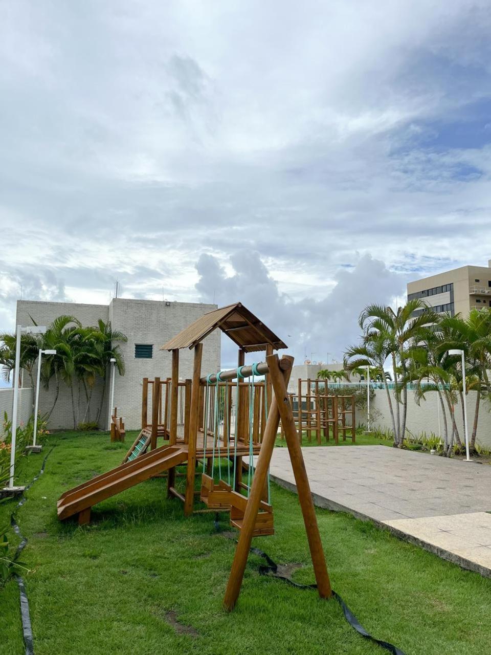 Apt JTR mobiliado Jatiúca 2 qts