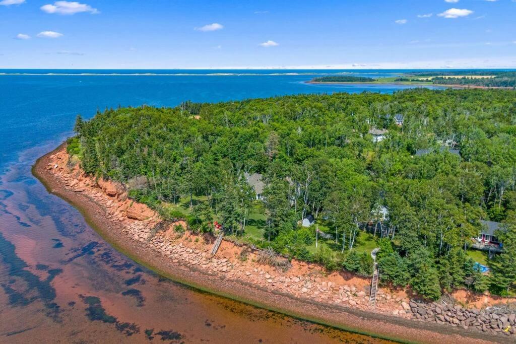 Seawood Shores near Cavendish Beach