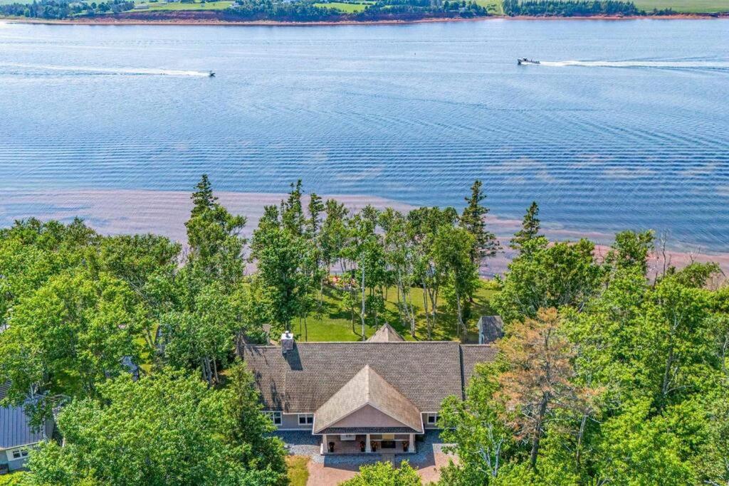 Seawood Shores near Cavendish Beach