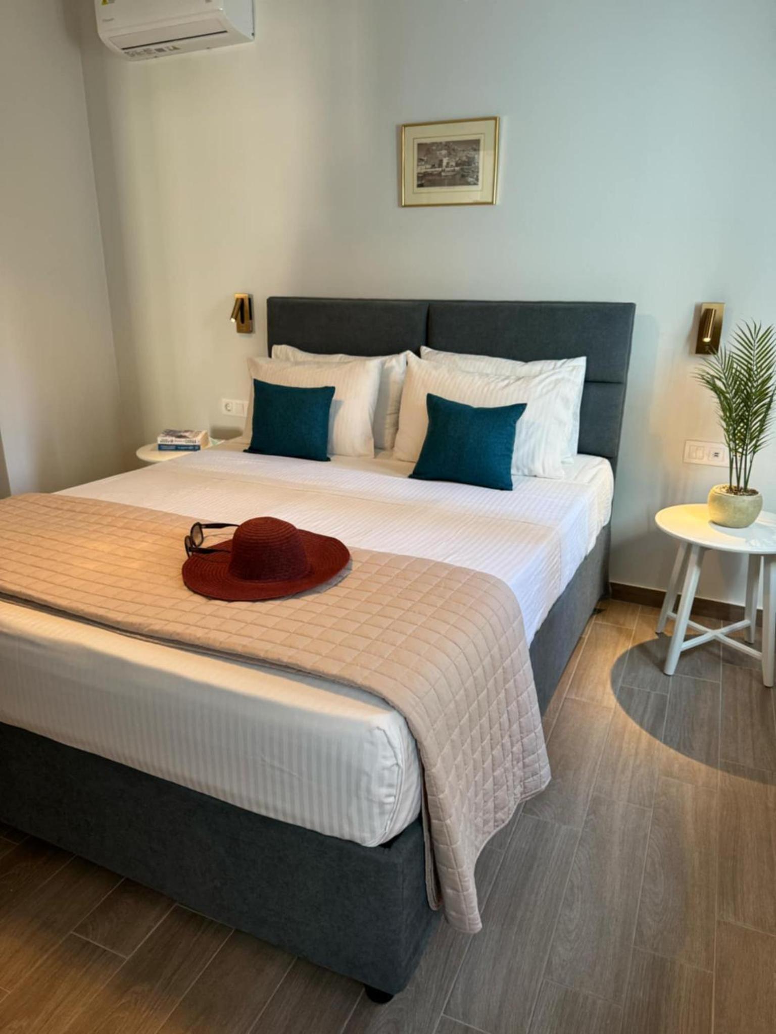 Kyveli LuxuryRooms