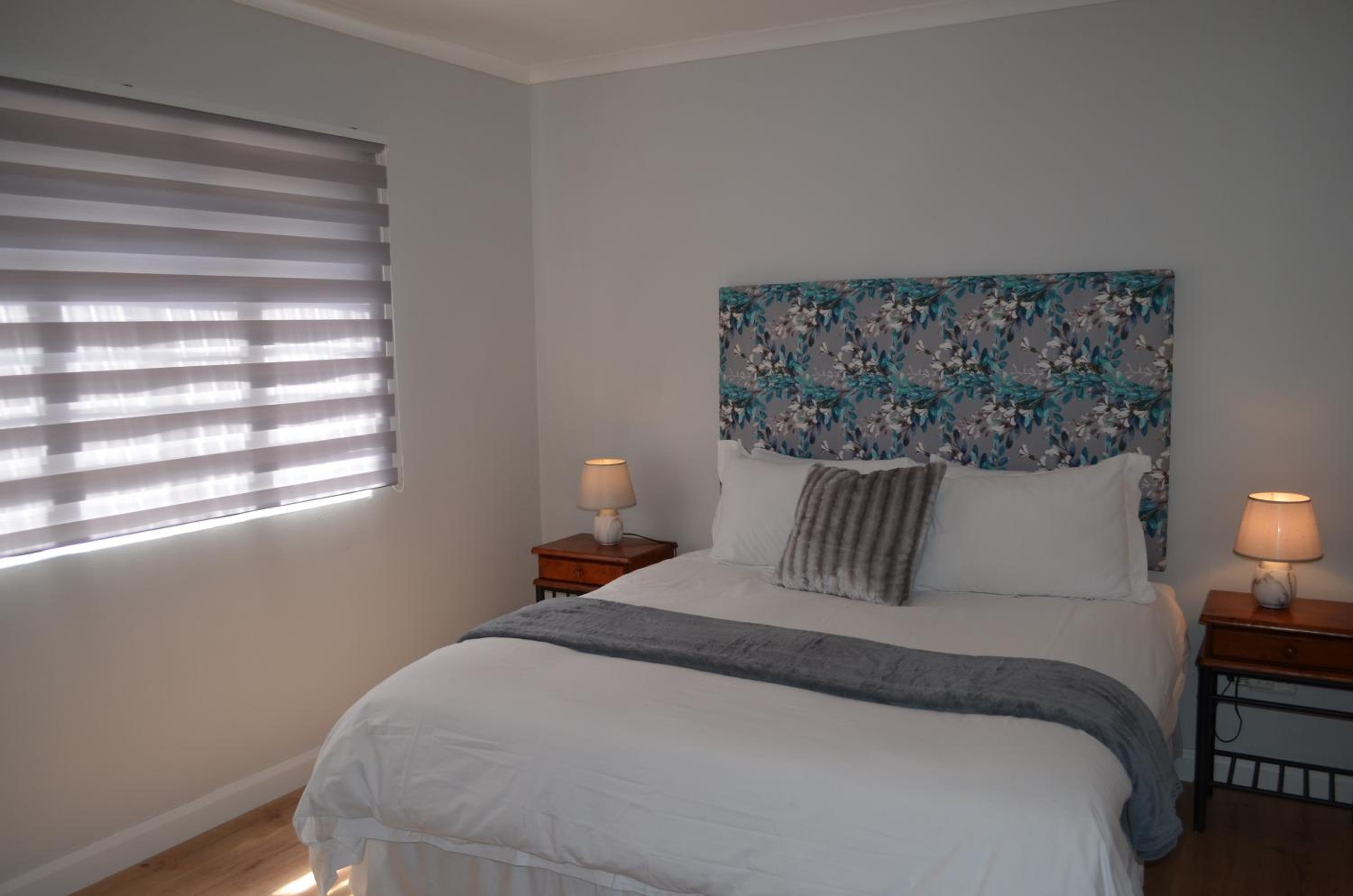 Whale Tale Dolphin Blue Sleeps 2 view 4