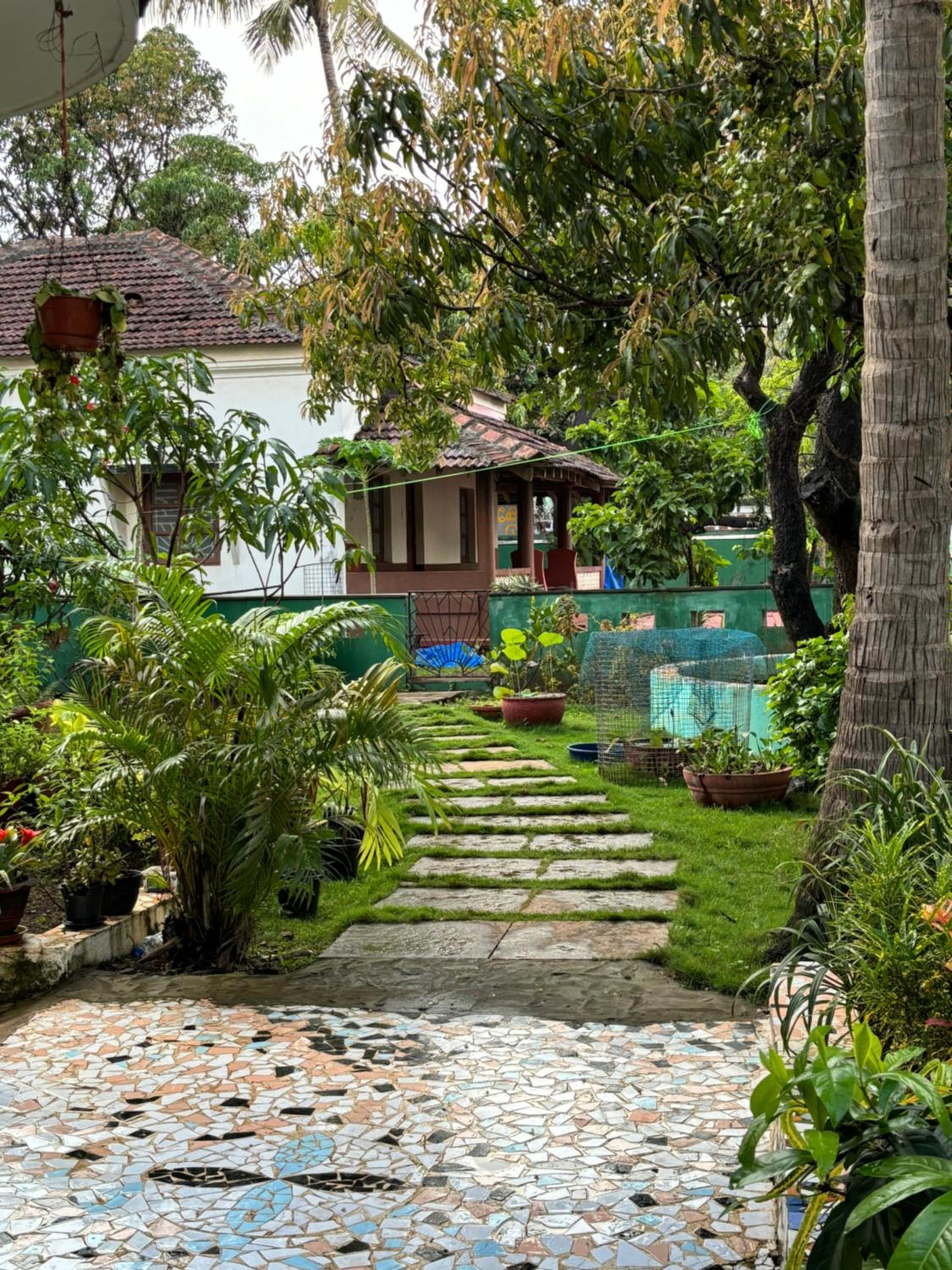 Angelina guest house, Anjuna Beach Road