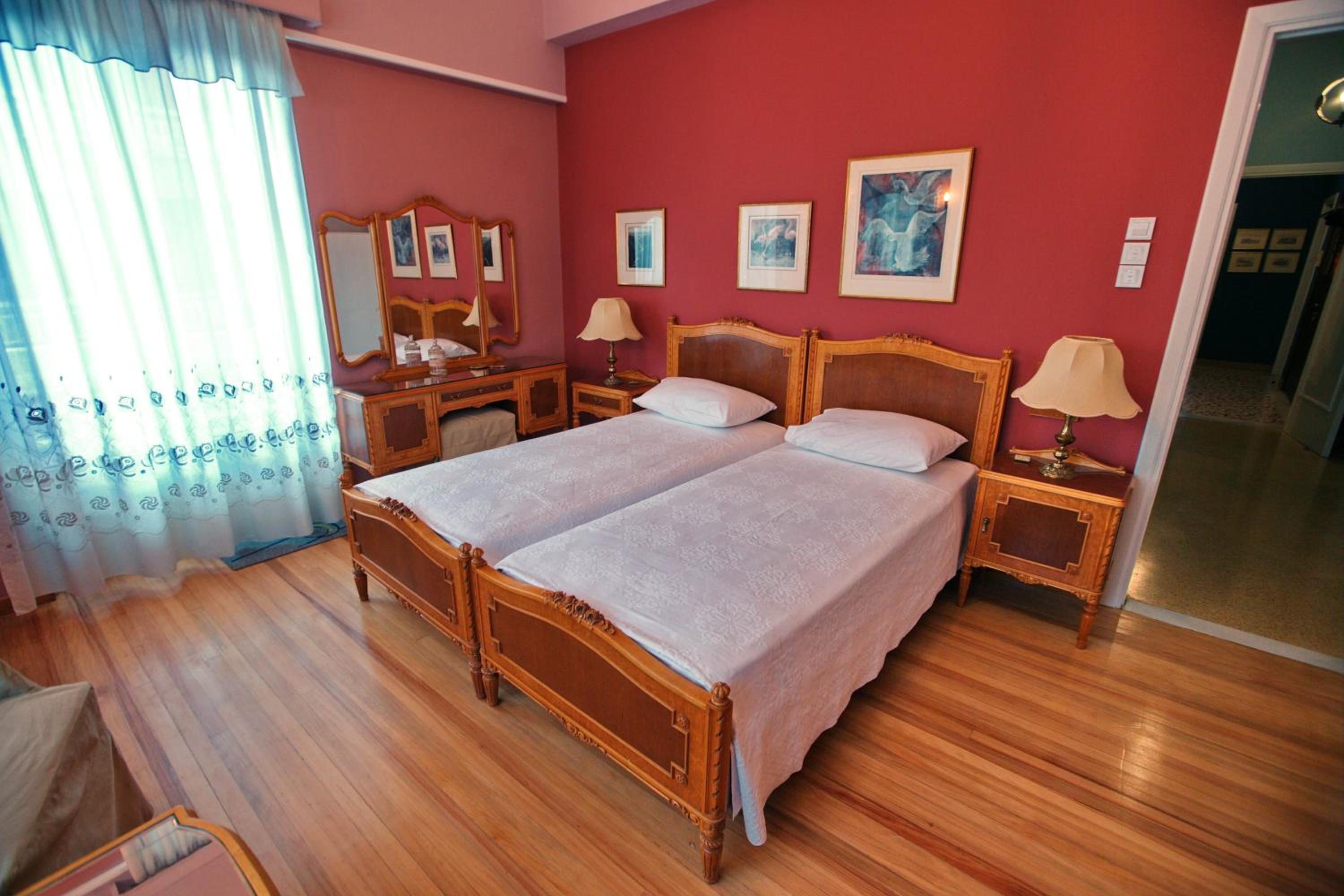 Marichris's place photo 4