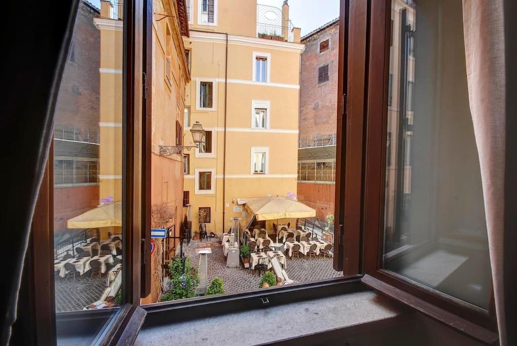 Coliseum cozy flat