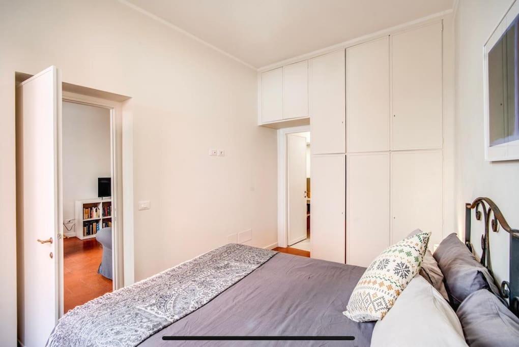 Coliseum cozy flat