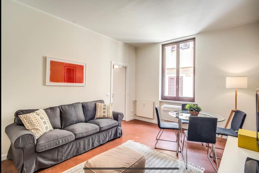 Coliseum cozy flat