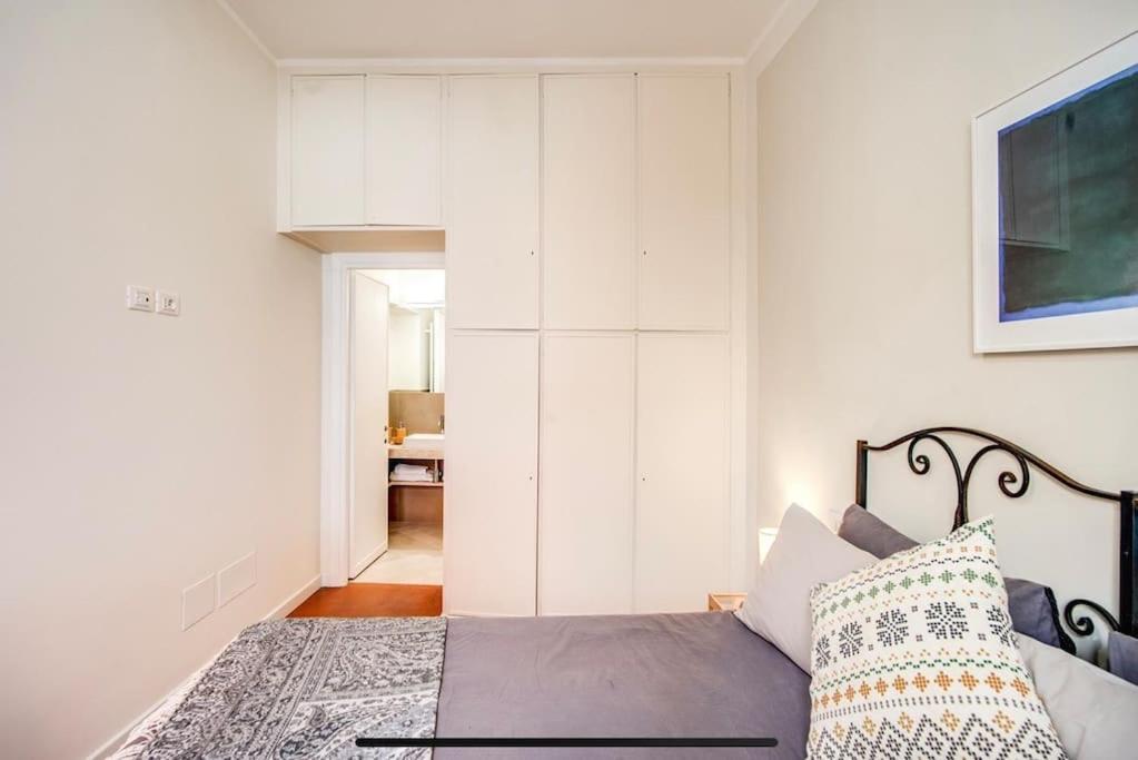 Coliseum cozy flat