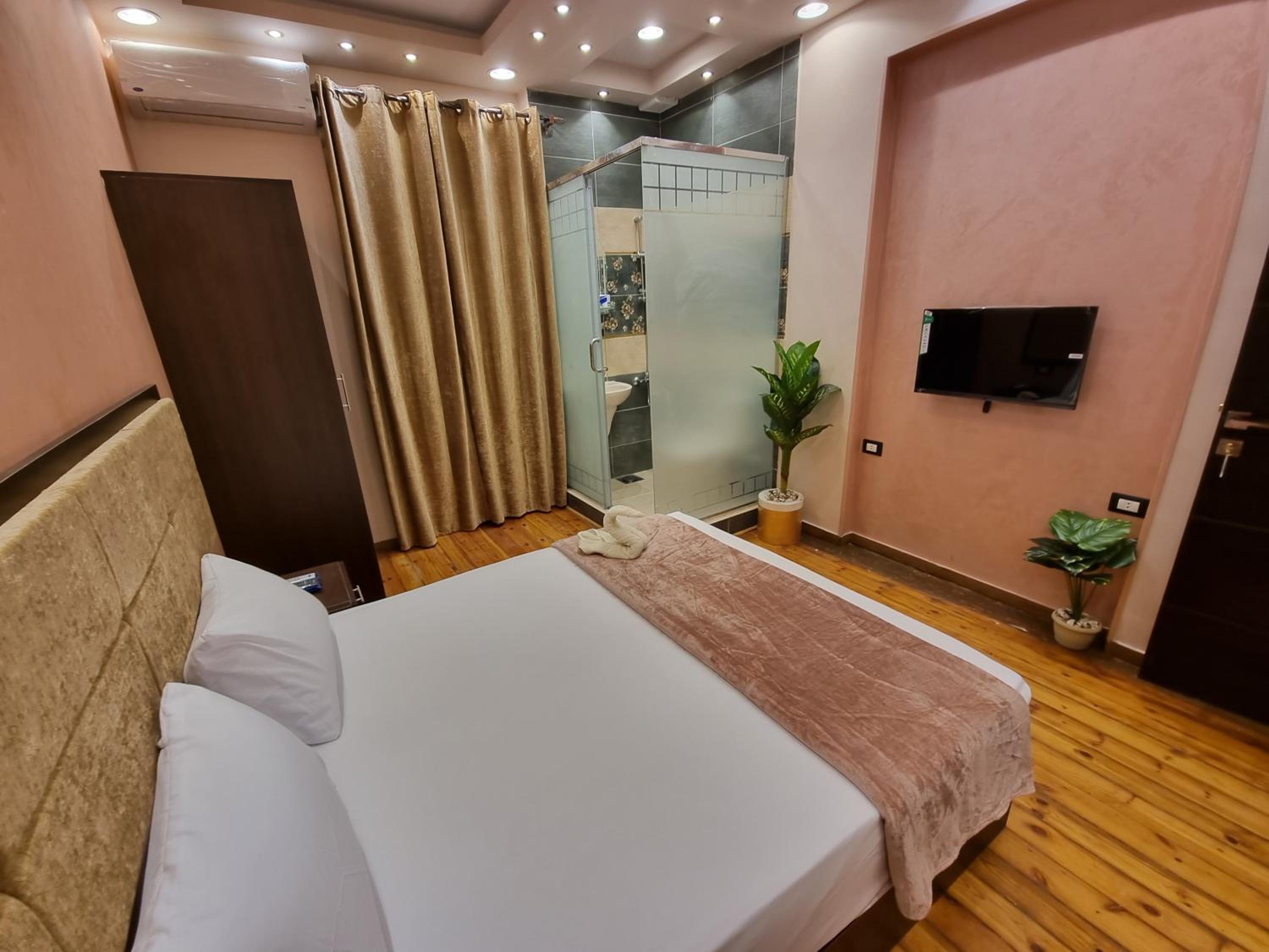 Plaza Group Hotel