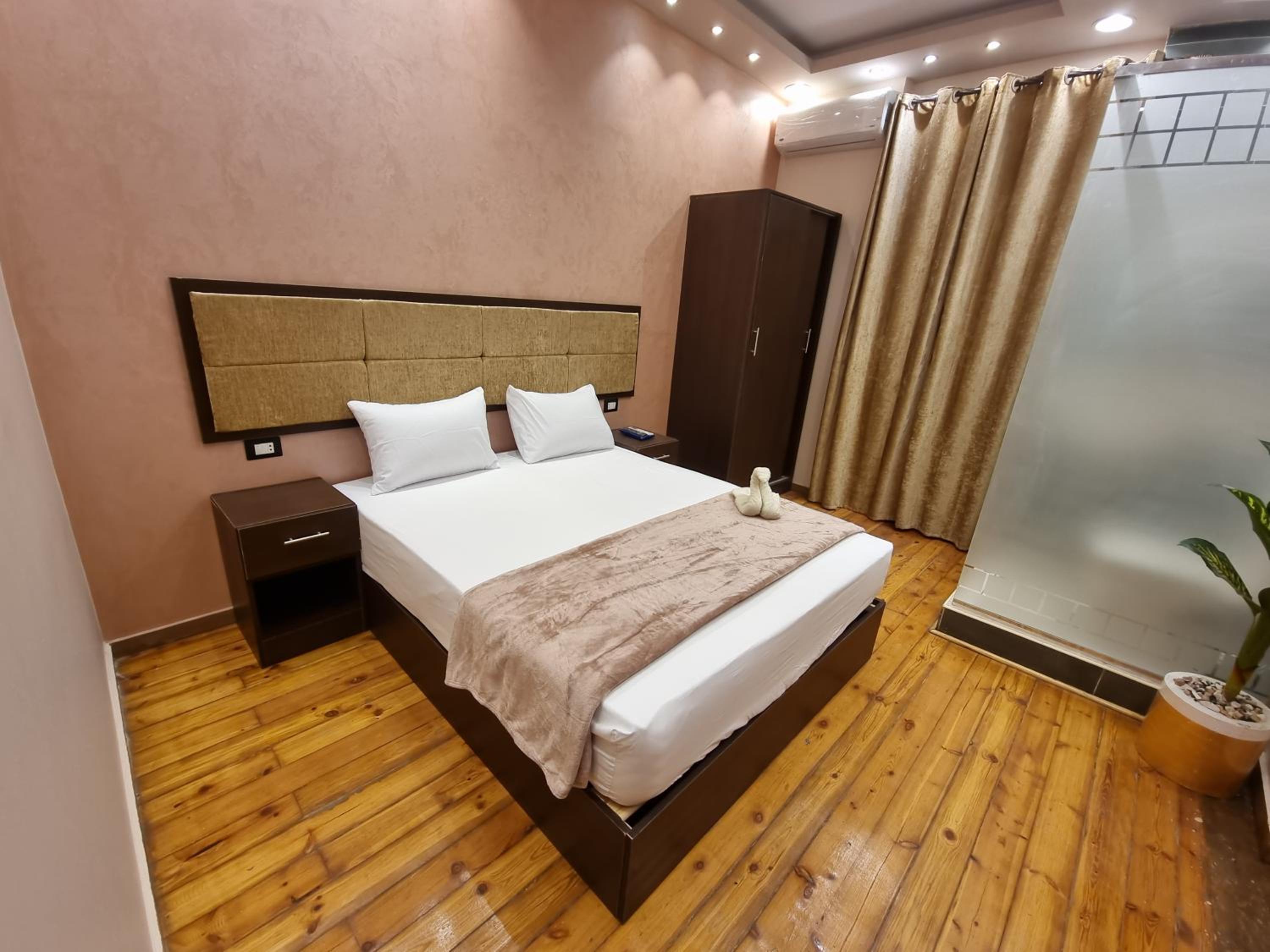 Plaza Group Hotel