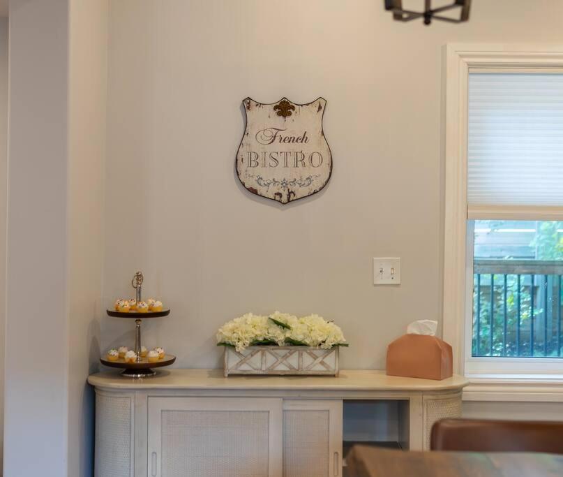 Elegant Elora Home with Stylish Décor
