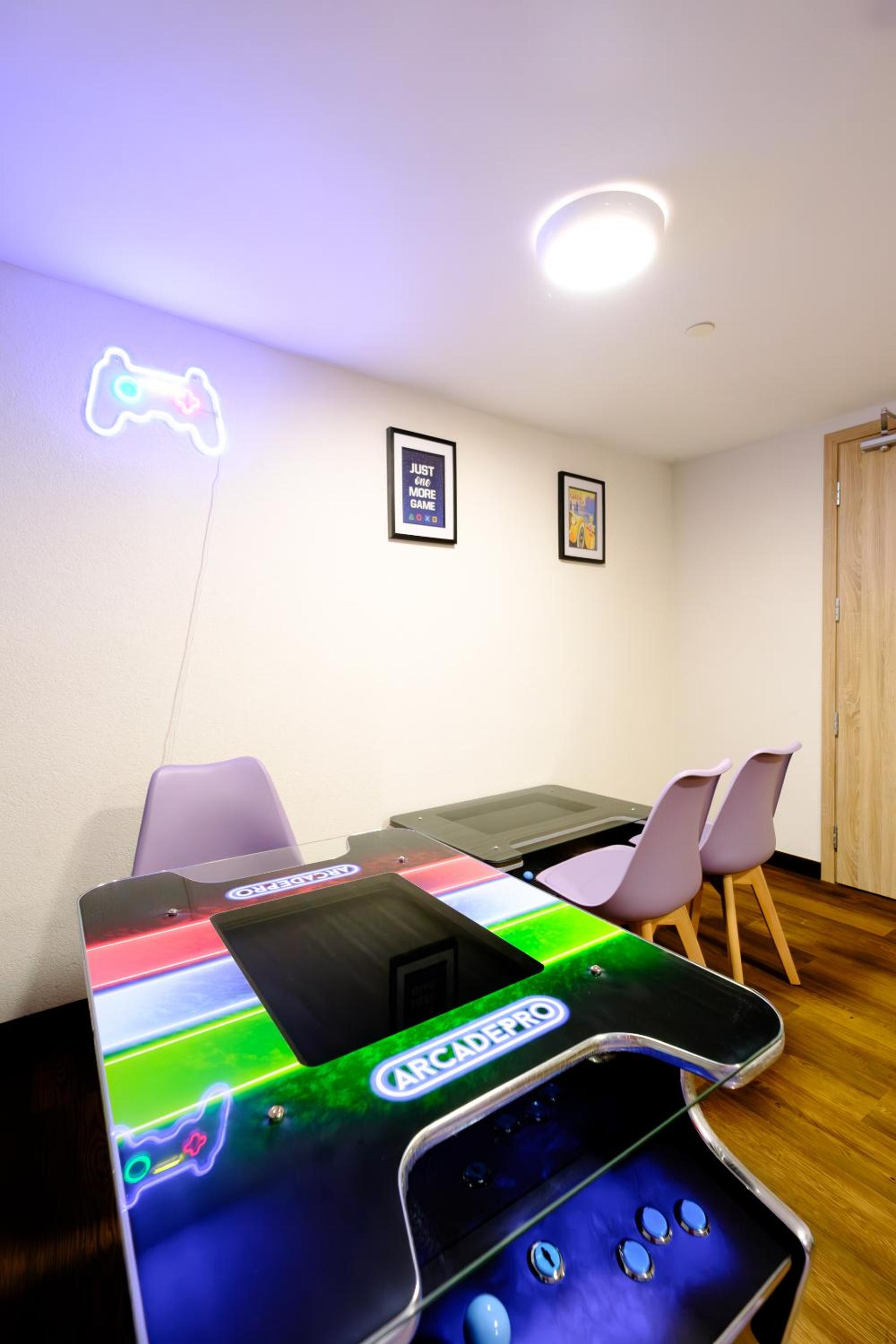 James Court Apartments by Staycay view 5