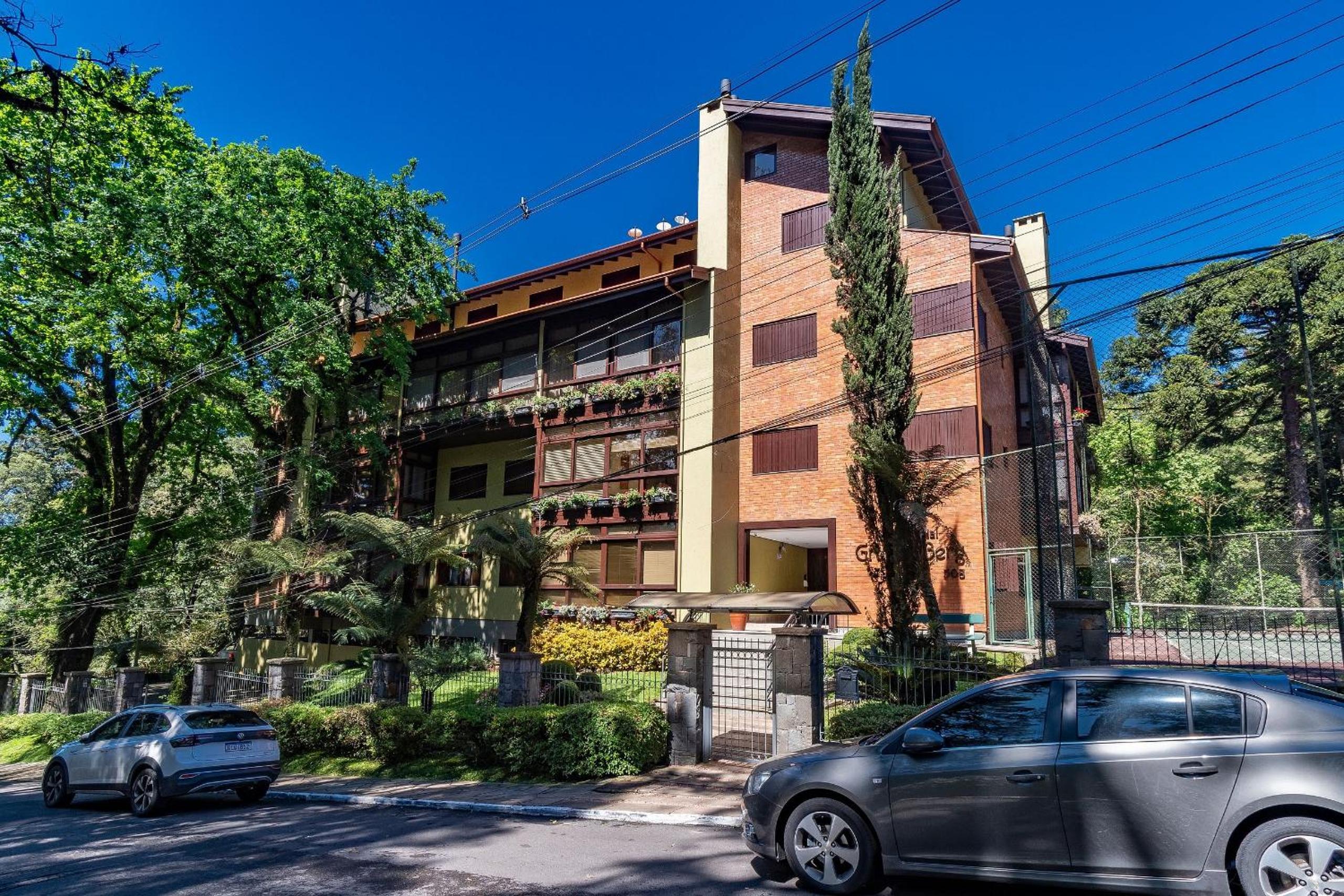 Rosa Residencial Gruner Berg