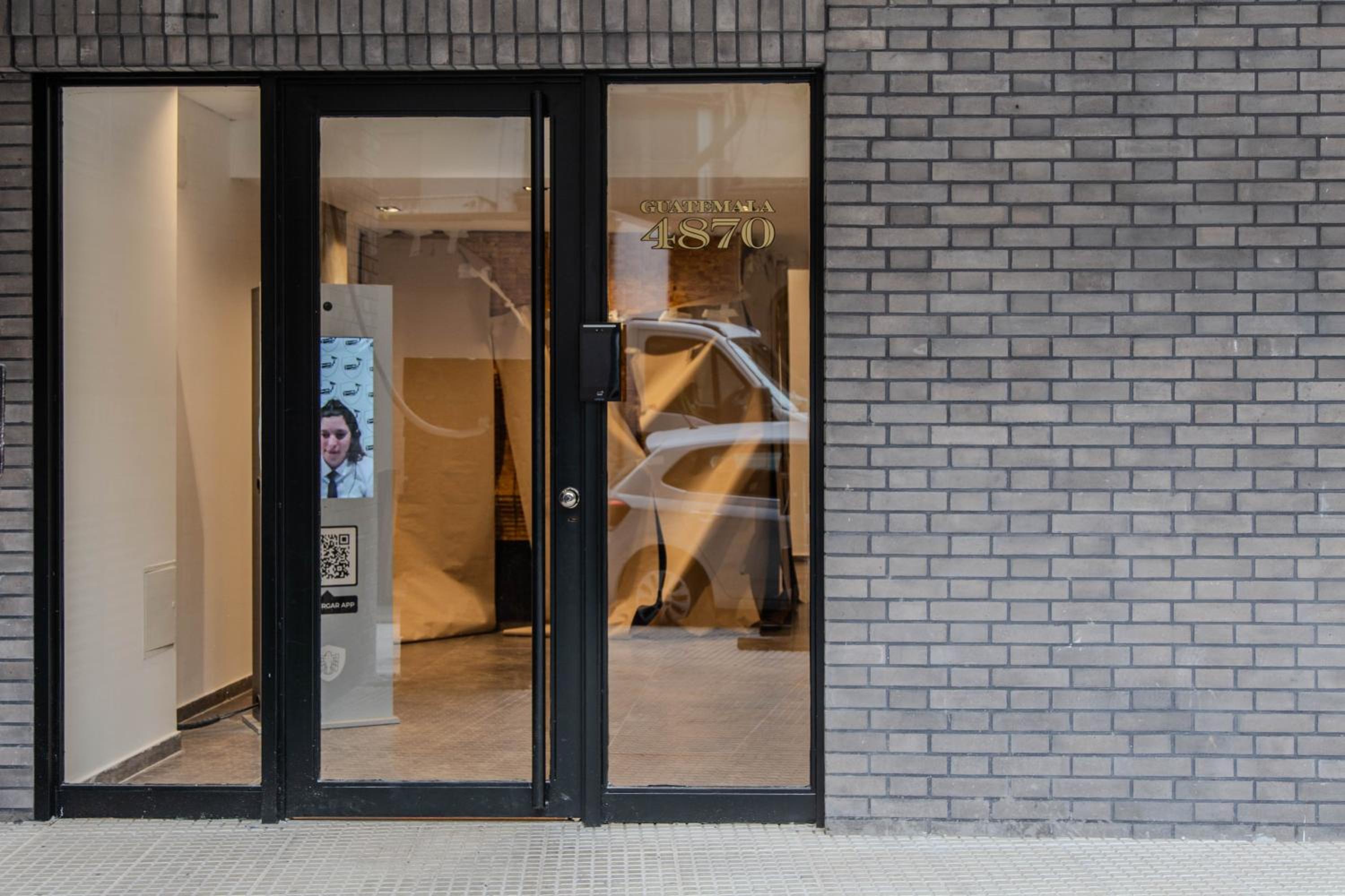 Clavel Incredible Studio