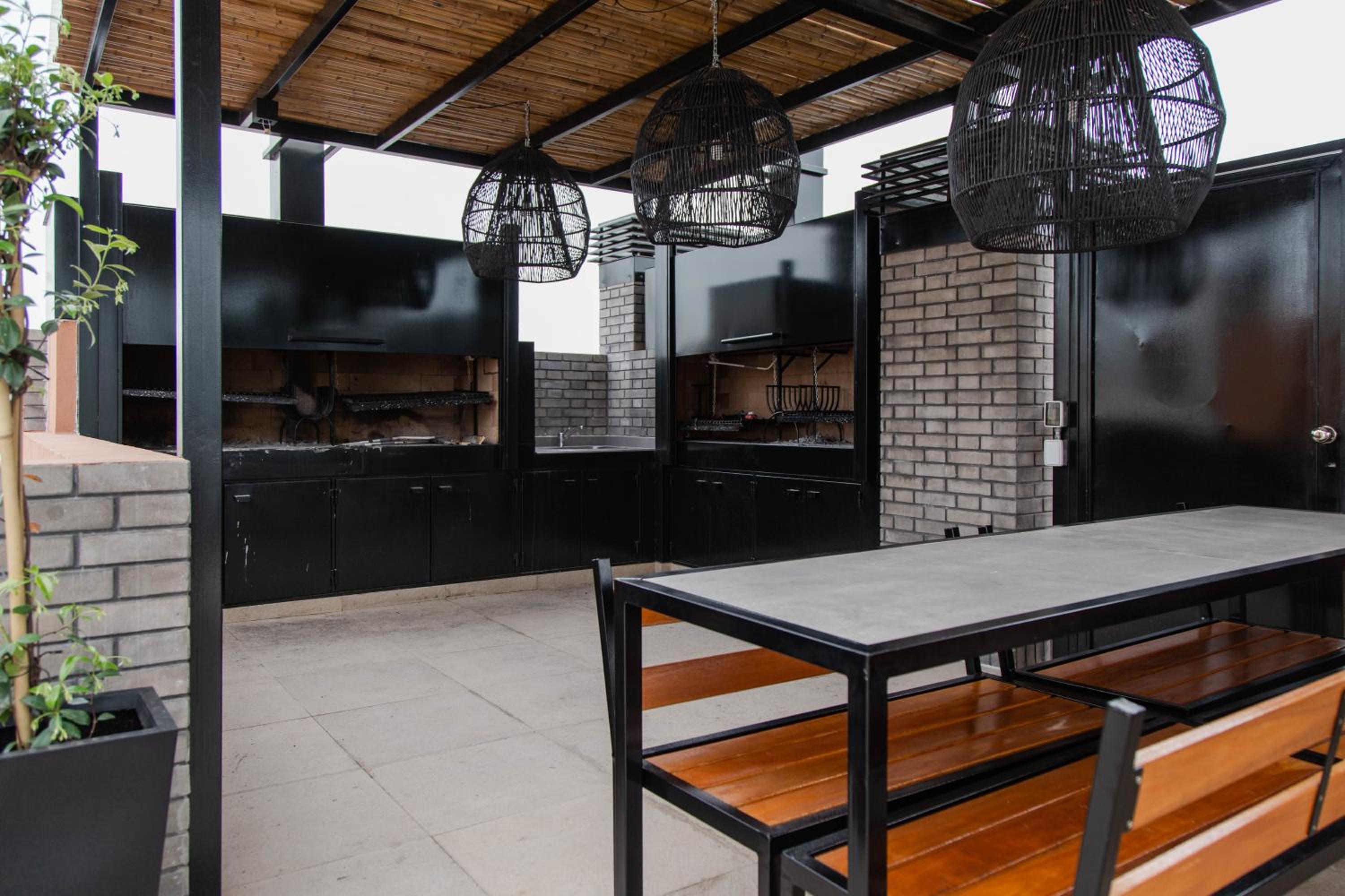 Clavel Incredible Studio