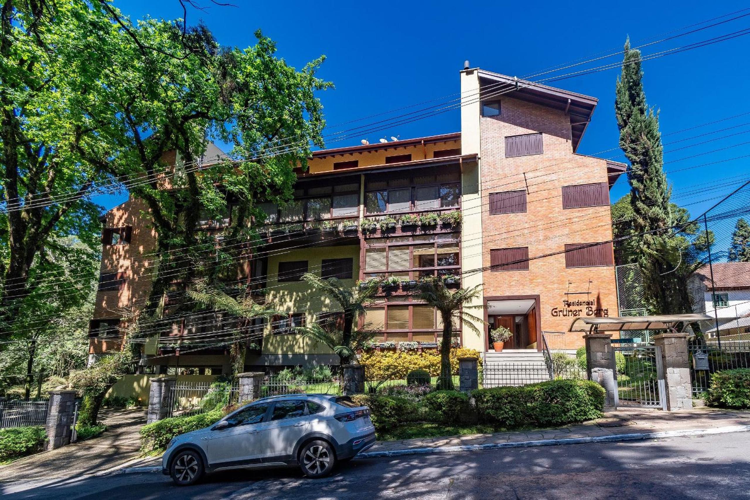 Rosa Residencial Gruner Berg