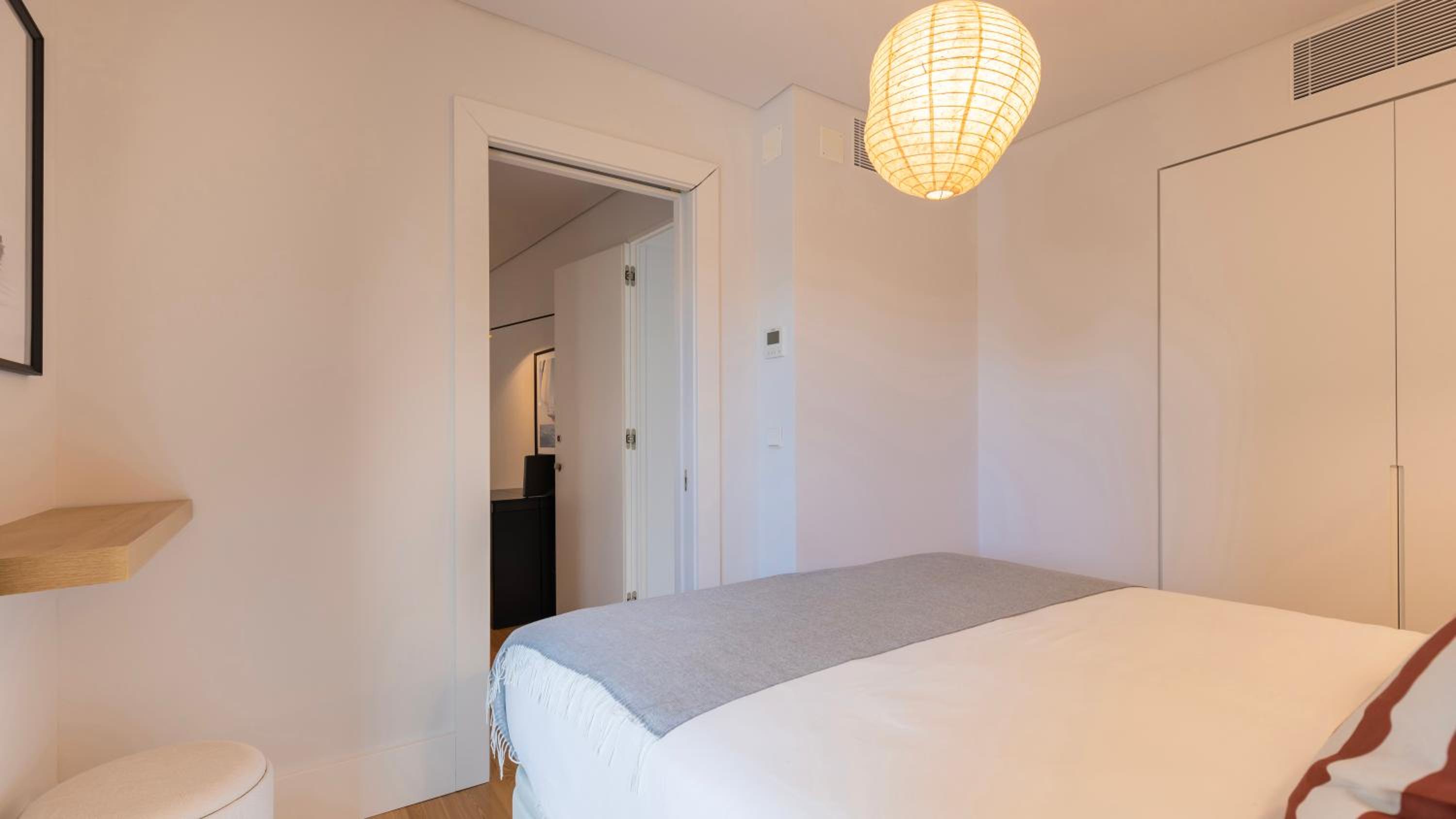 Downtown Cozy 1BDR Apartment by LovelyStay view 5