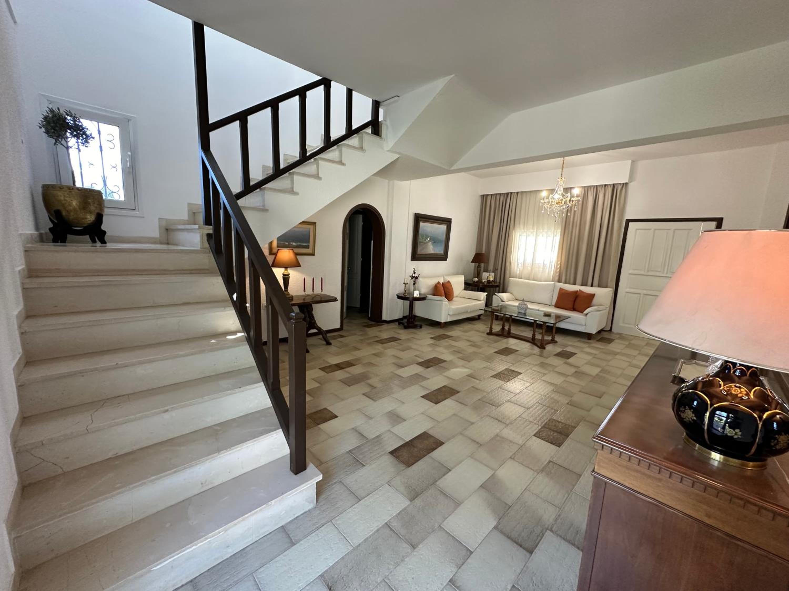 Villa Komorebi Detached 3 Bedroom Grand Estate, 2500m2 Private Garden, Walk to Beach & Town