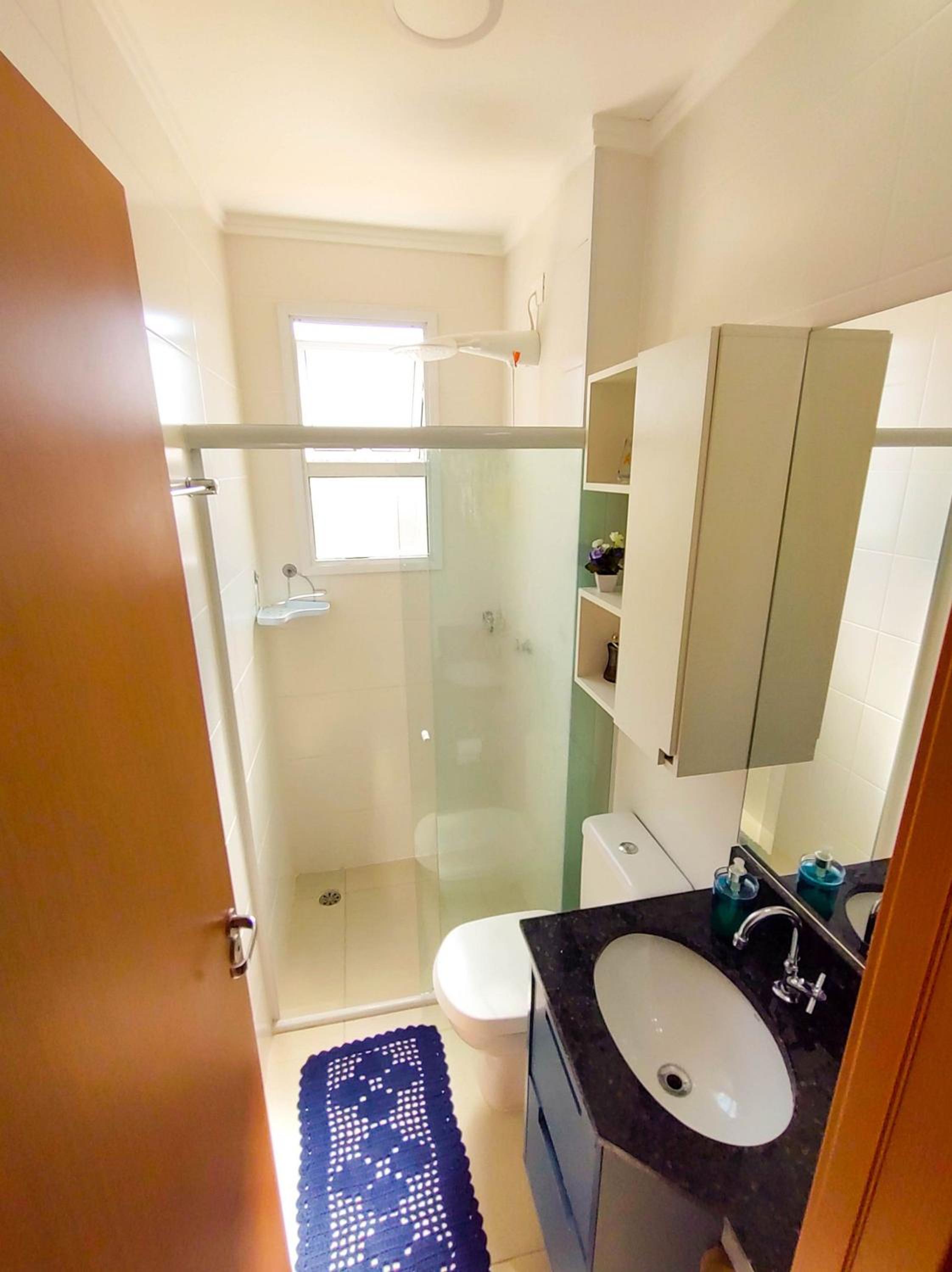 Apartamentos 300m Praia das Toninhas - vista para a serra do mar