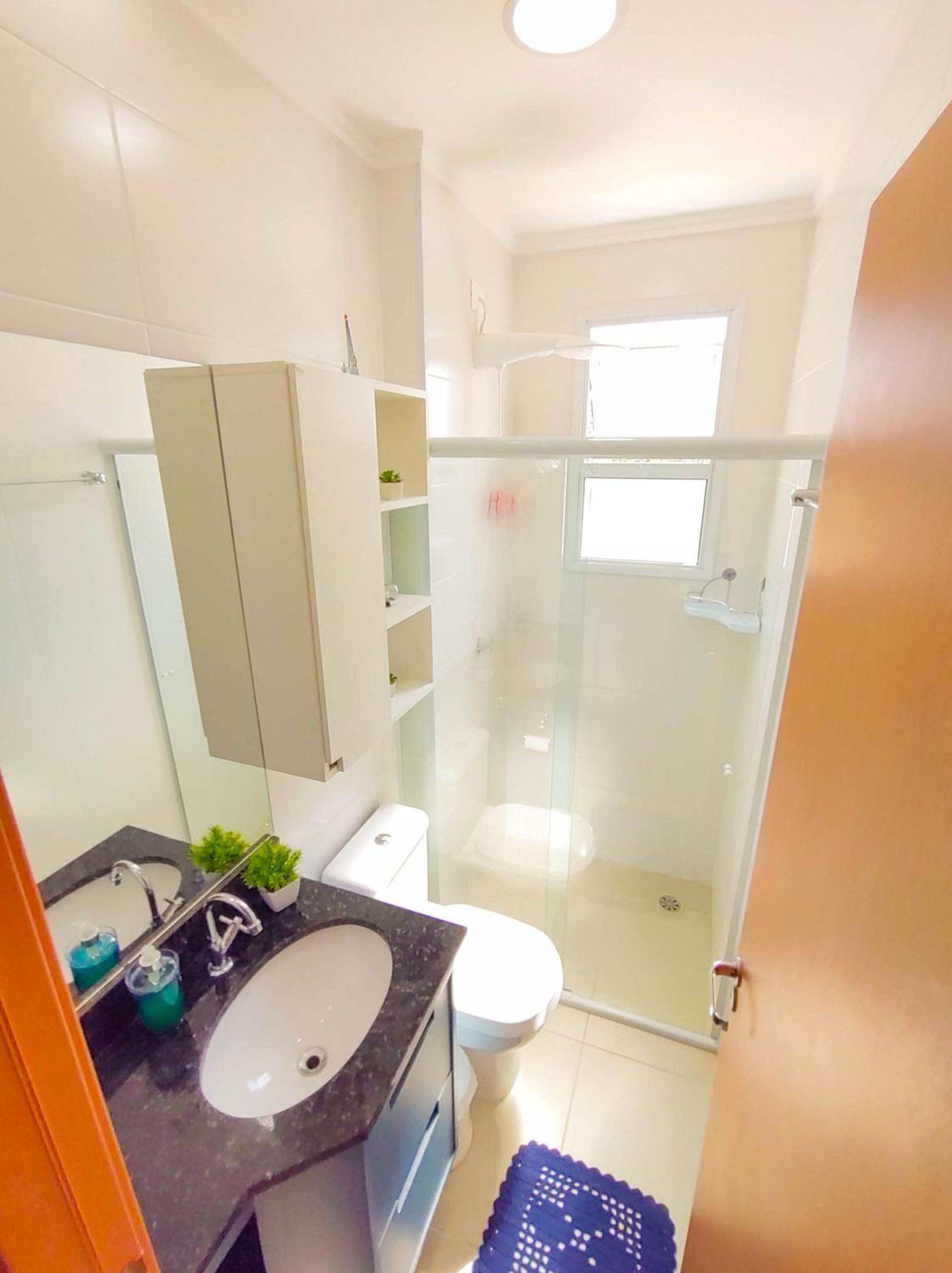 Apartamentos 300m Praia das Toninhas - vista para a serra do mar