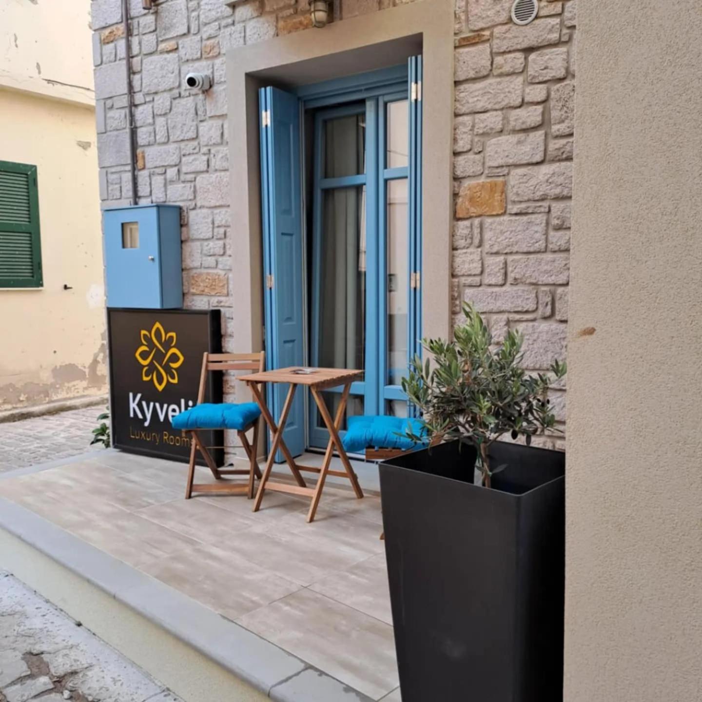 Kyveli LuxuryRooms