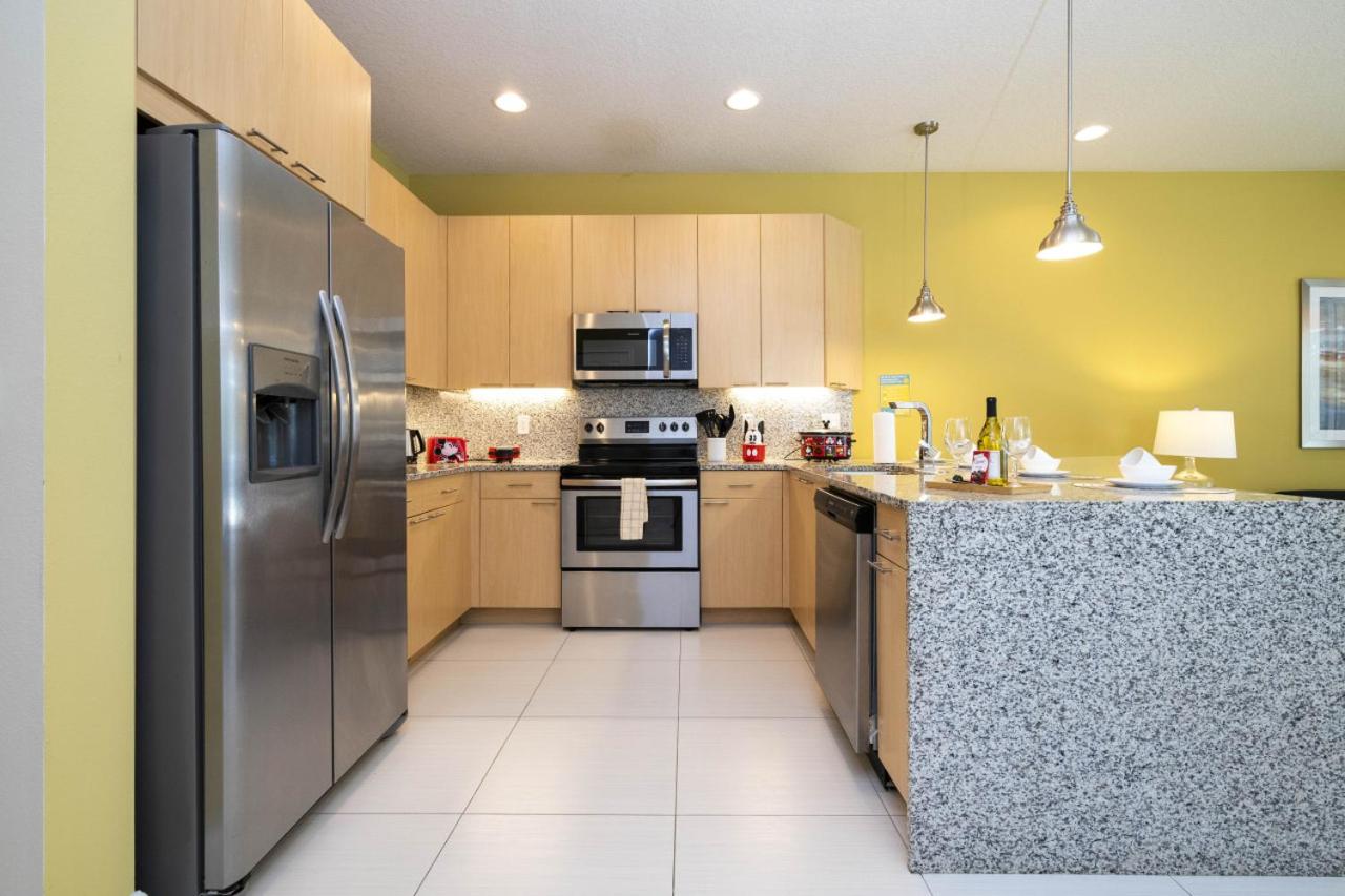 3BR Townhouse Near Disney BBQ Grill and Pool