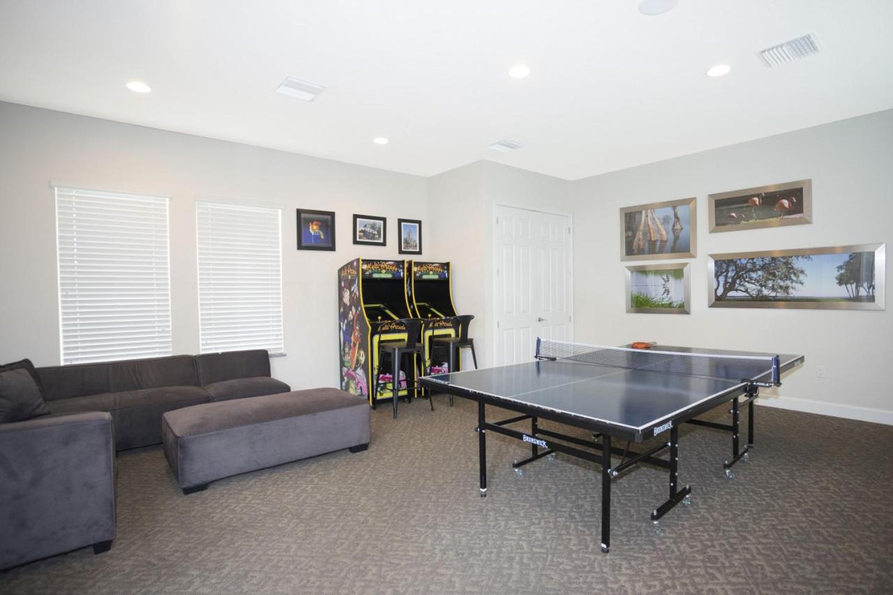 3BR Townhouse Near Disney BBQ Grill and Pool