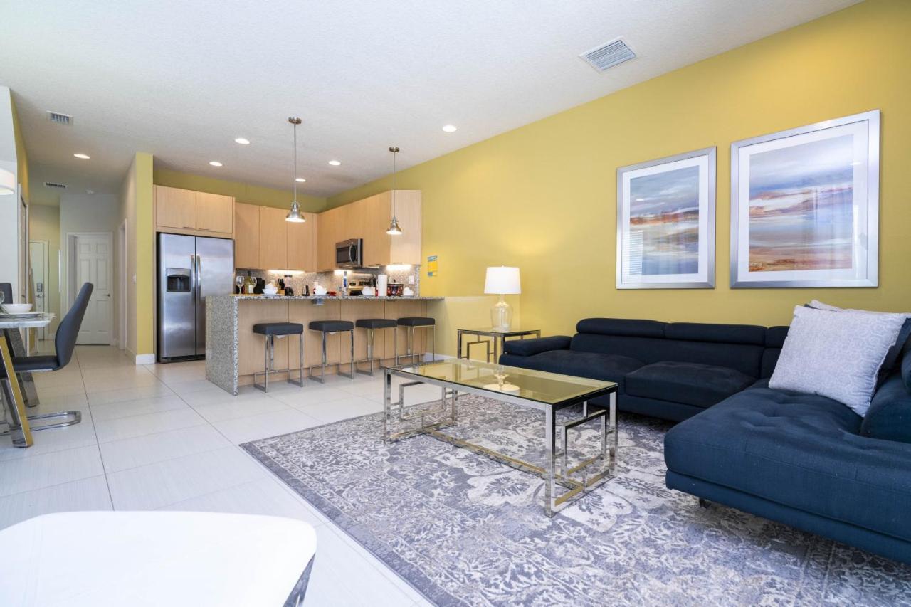 3BR Townhouse Near Disney BBQ Grill and Pool